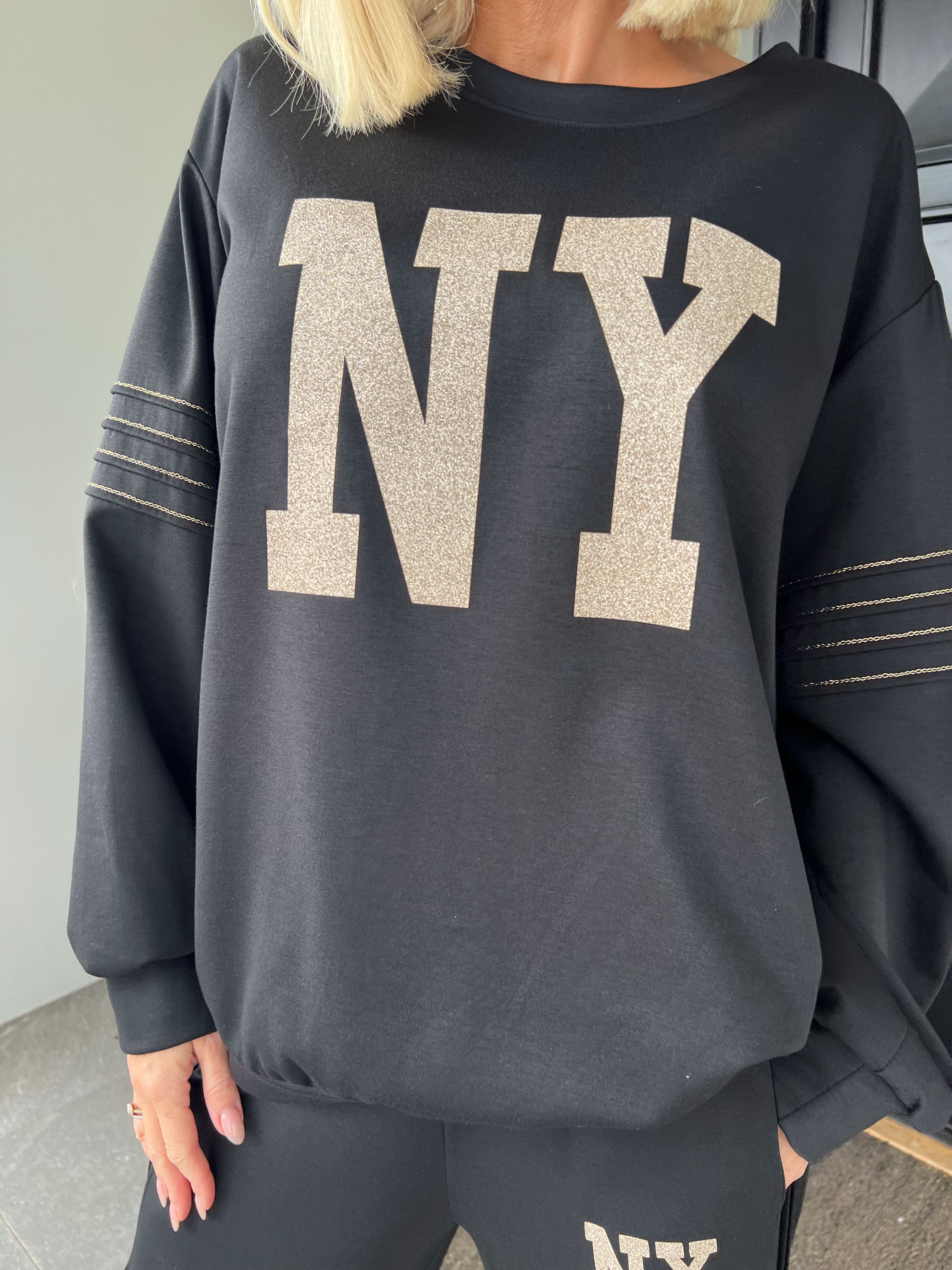 Dream NY – Plus size träningsoverall i viskos med glittrig ”NEW YORK”-text på framsidan