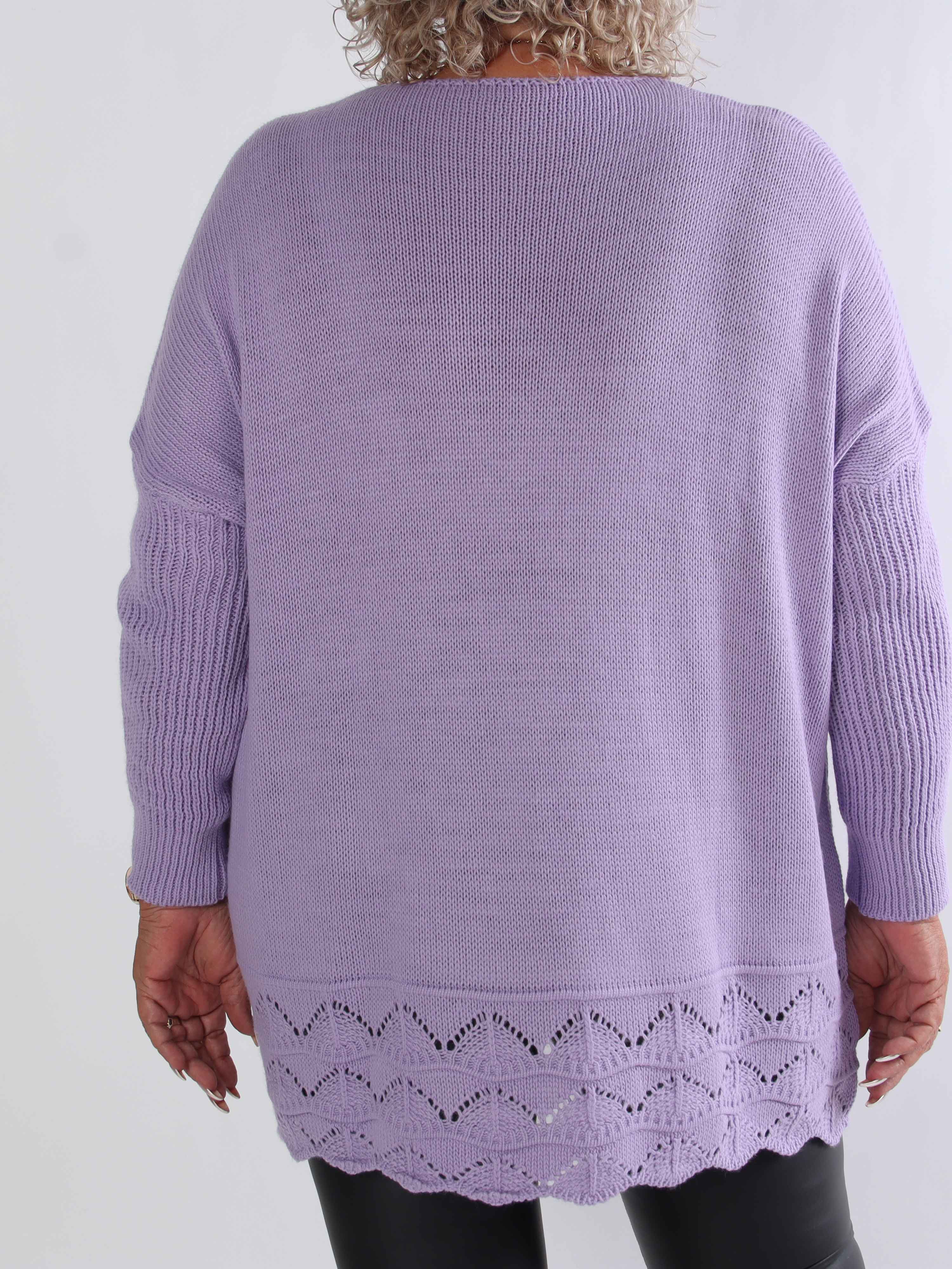 Rebeca - Enfärgad stickad plus size blus med mönster nedtill