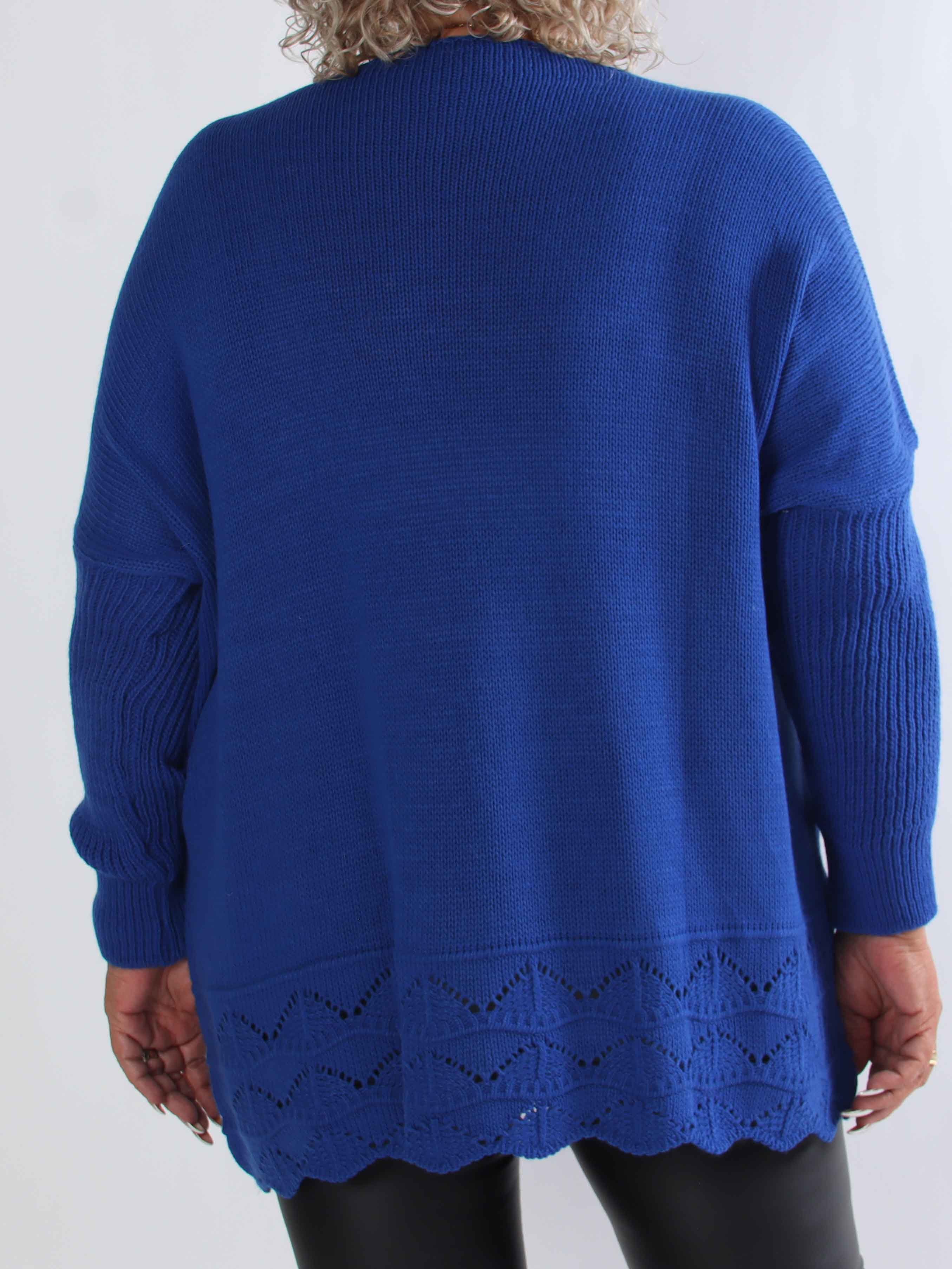 Rebeca - Enfärgad stickad plus size blus med mönster nedtill