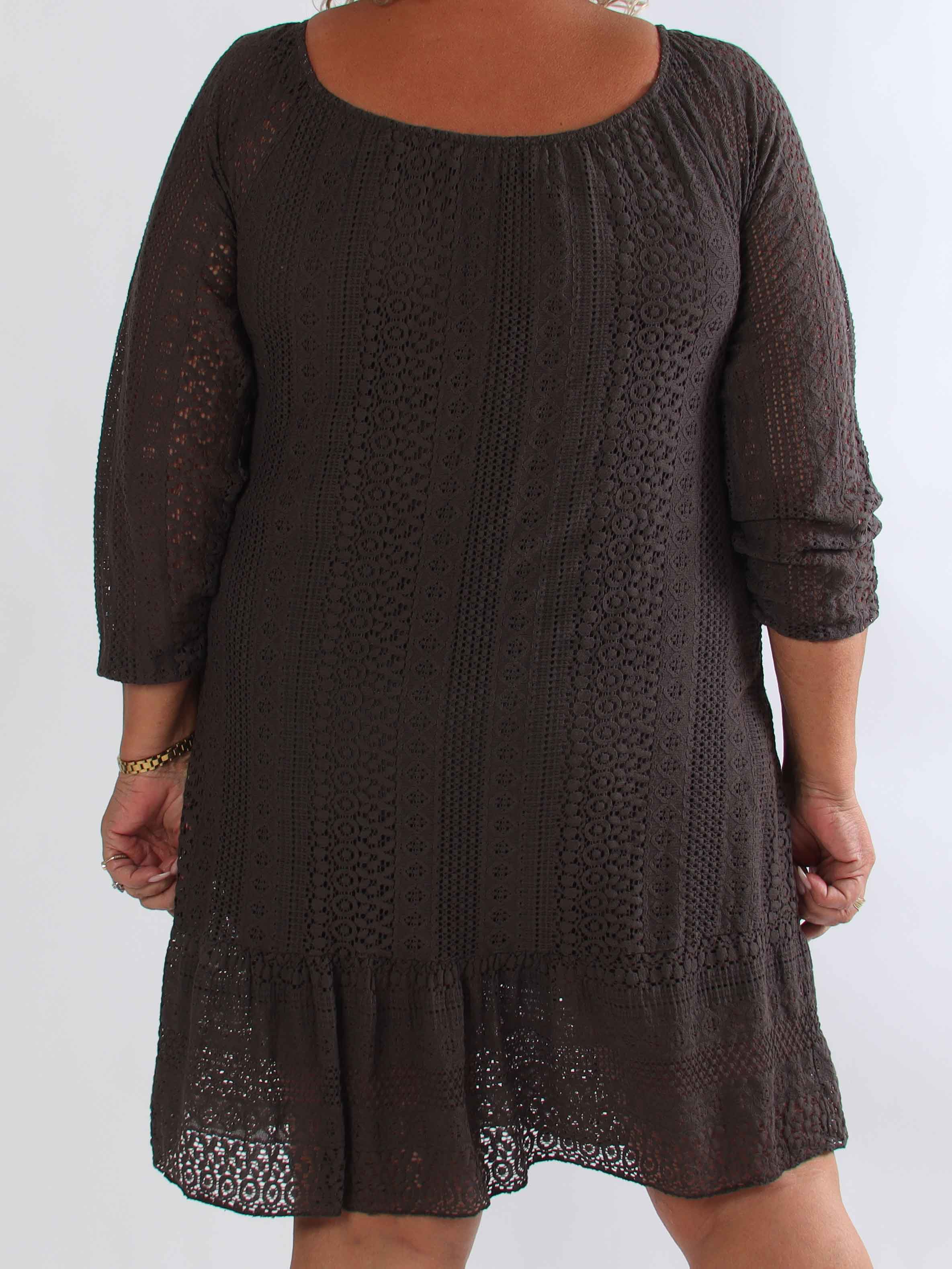 Galateia Long Sleeve – Feminin plus size klänning i mjuk bomullsspets
