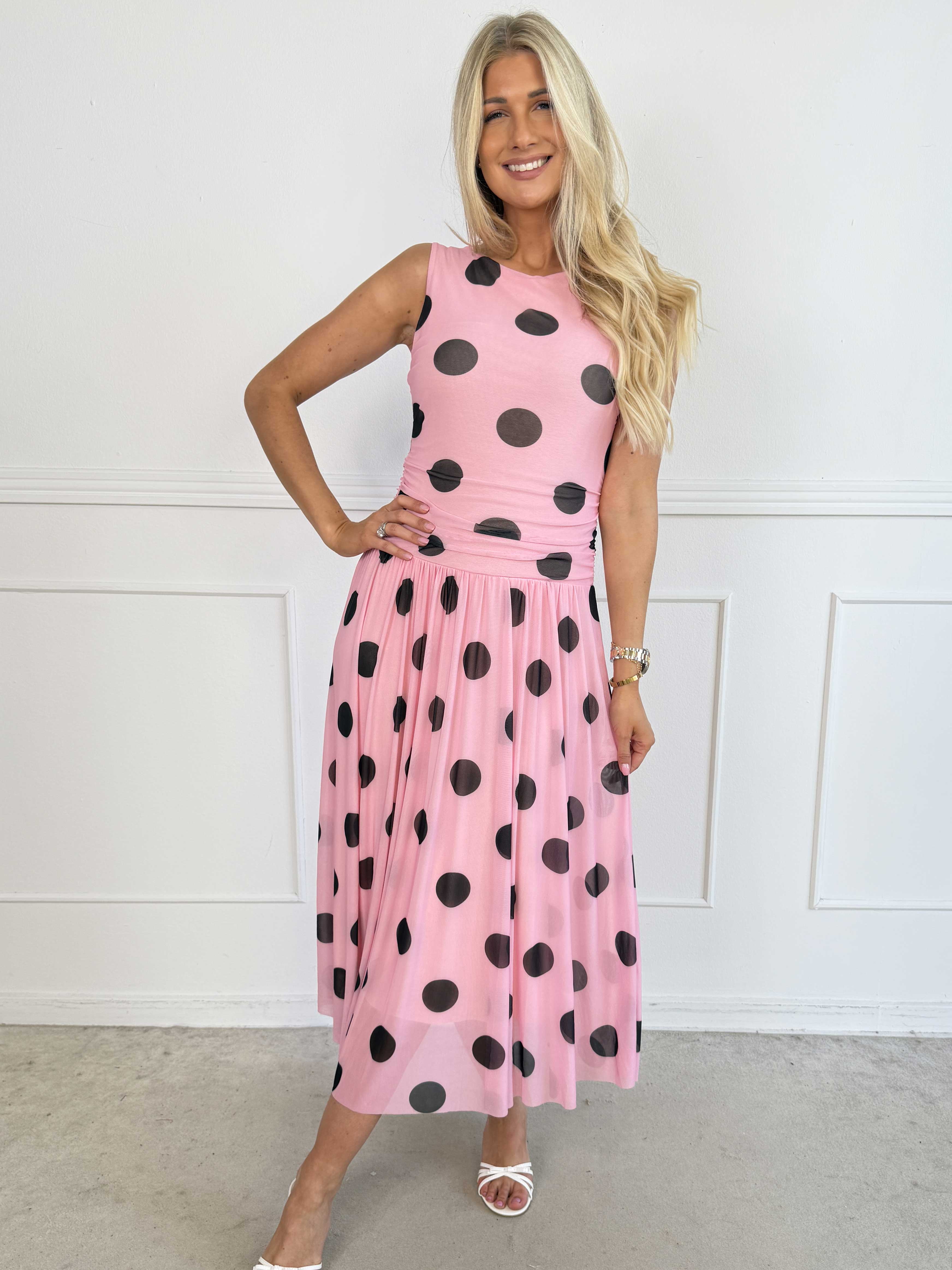 Hallie – Elegant, stretchig klänning i prickig mesh