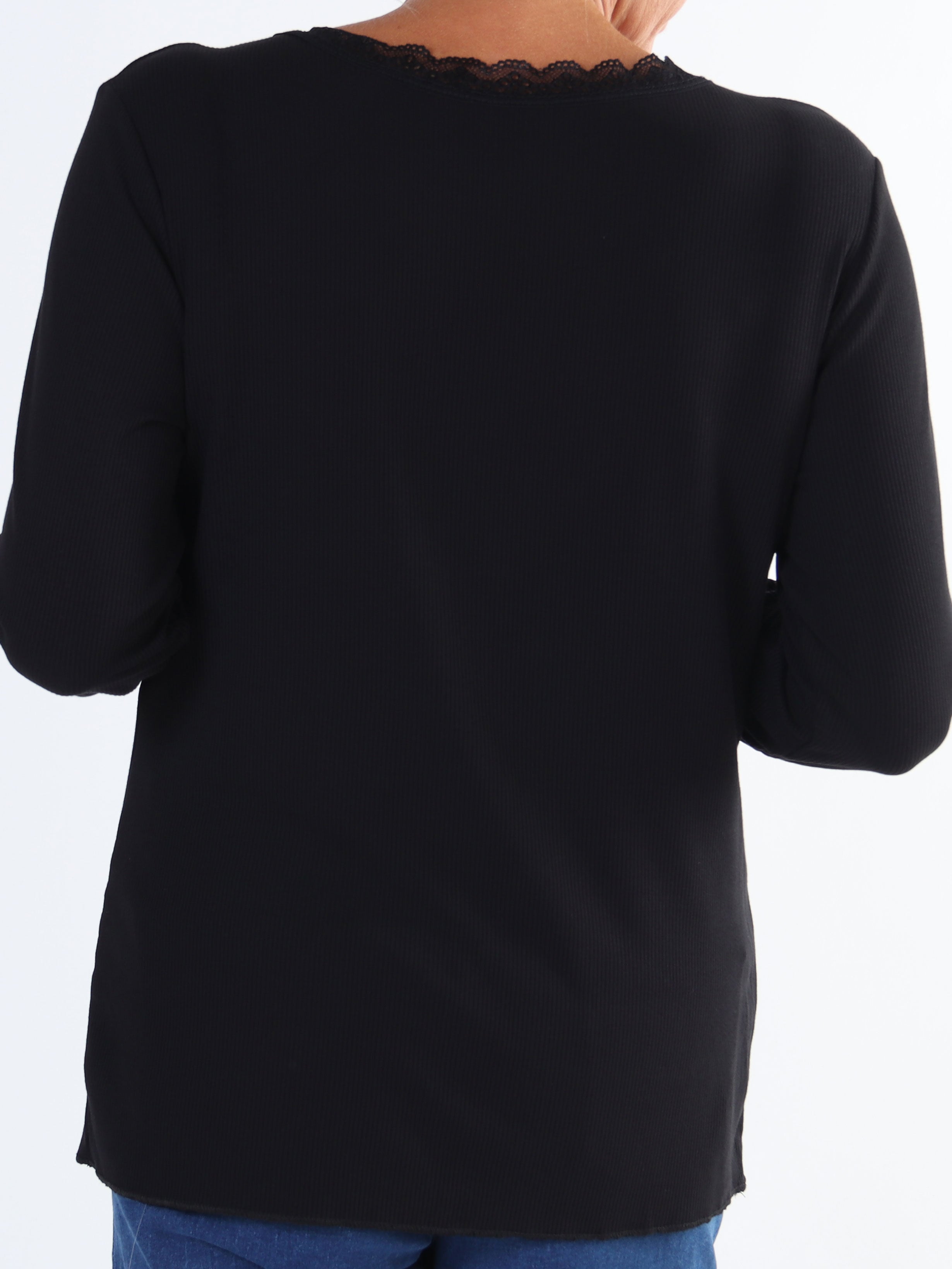 Ibina Long Sleeve - Plus size blus med veck och spetskant