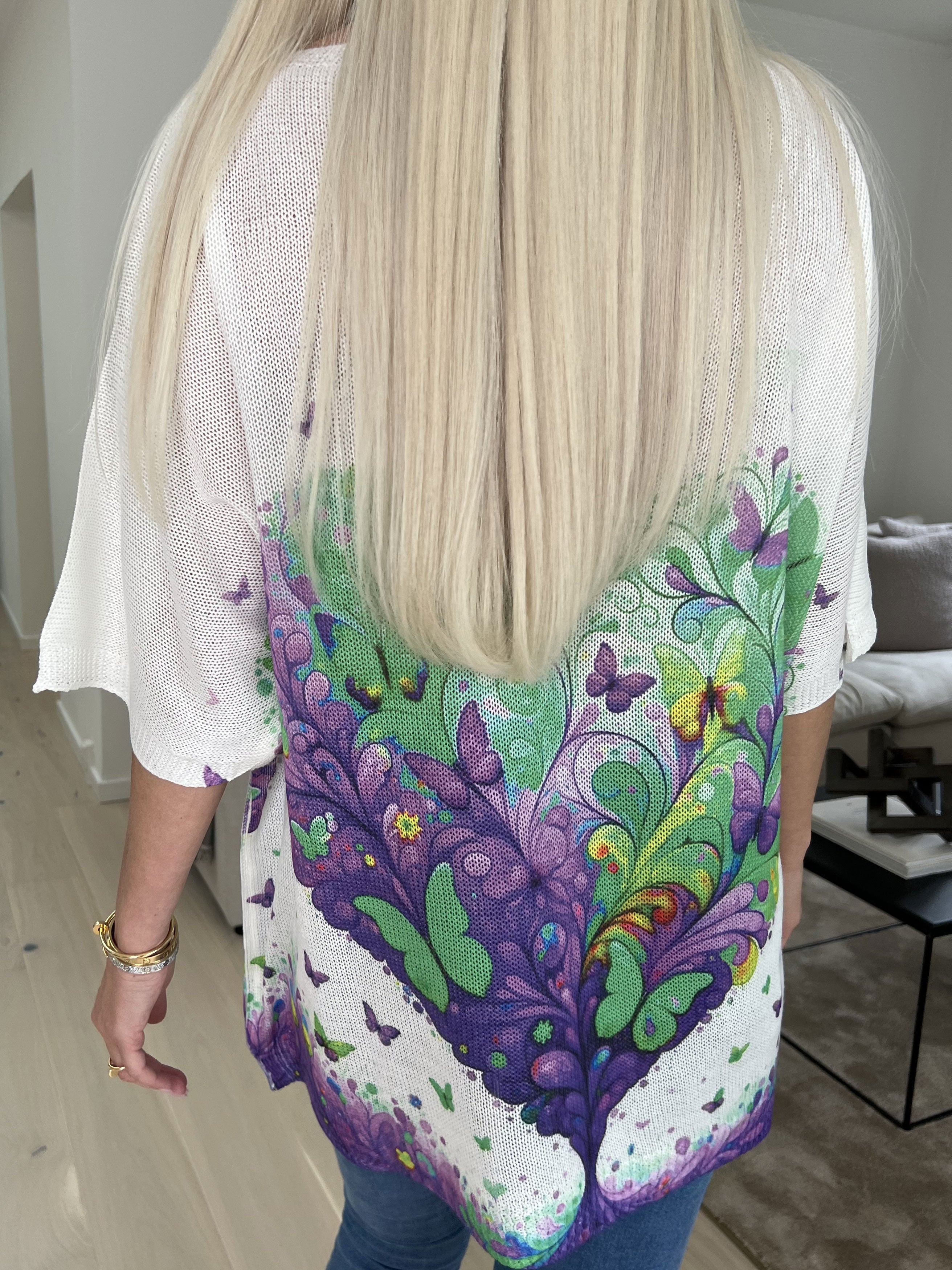 Inaya - Stickad blus med fjärilsmönster