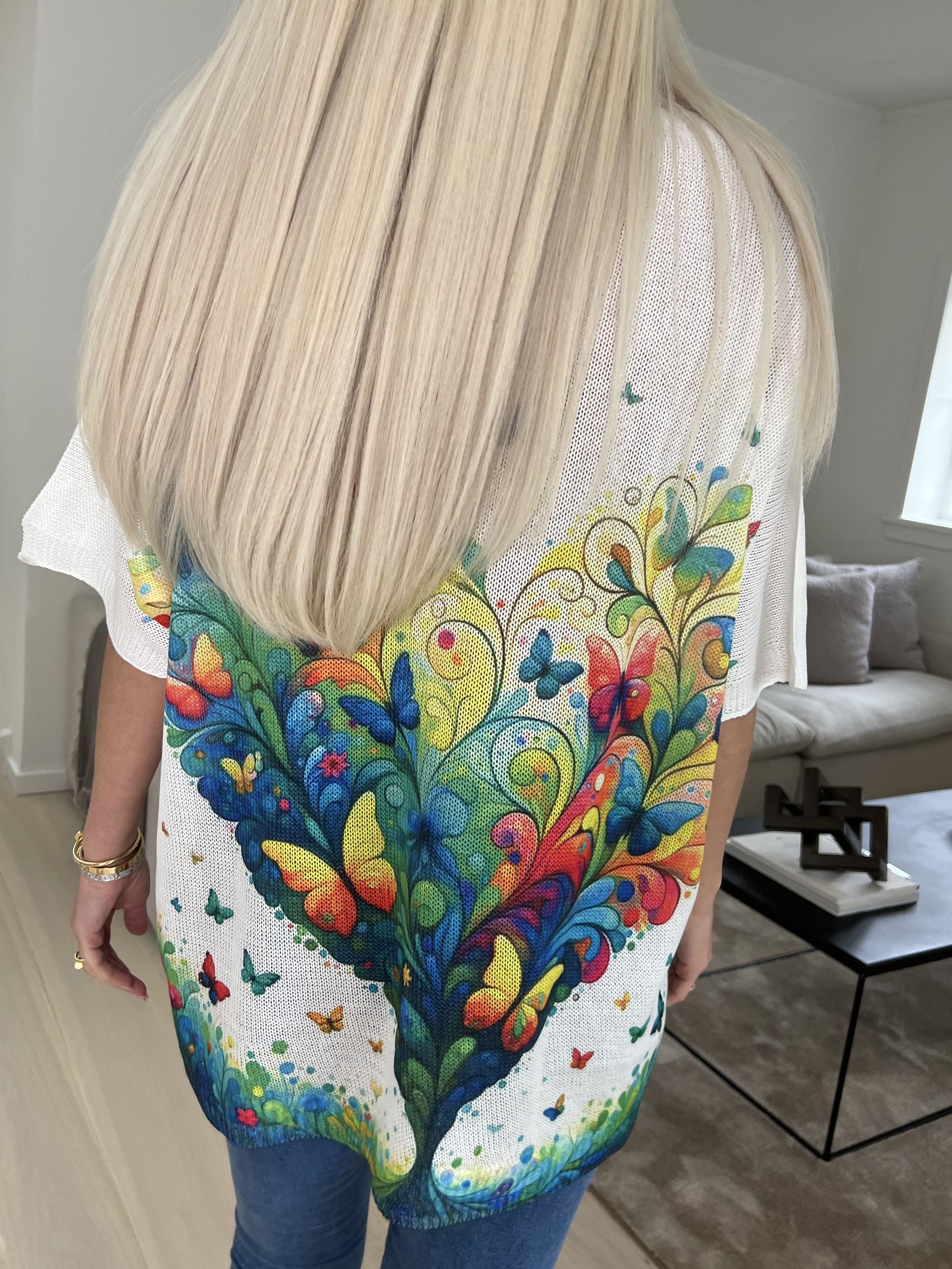 Inaya - Stickad blus med fjärilsmönster