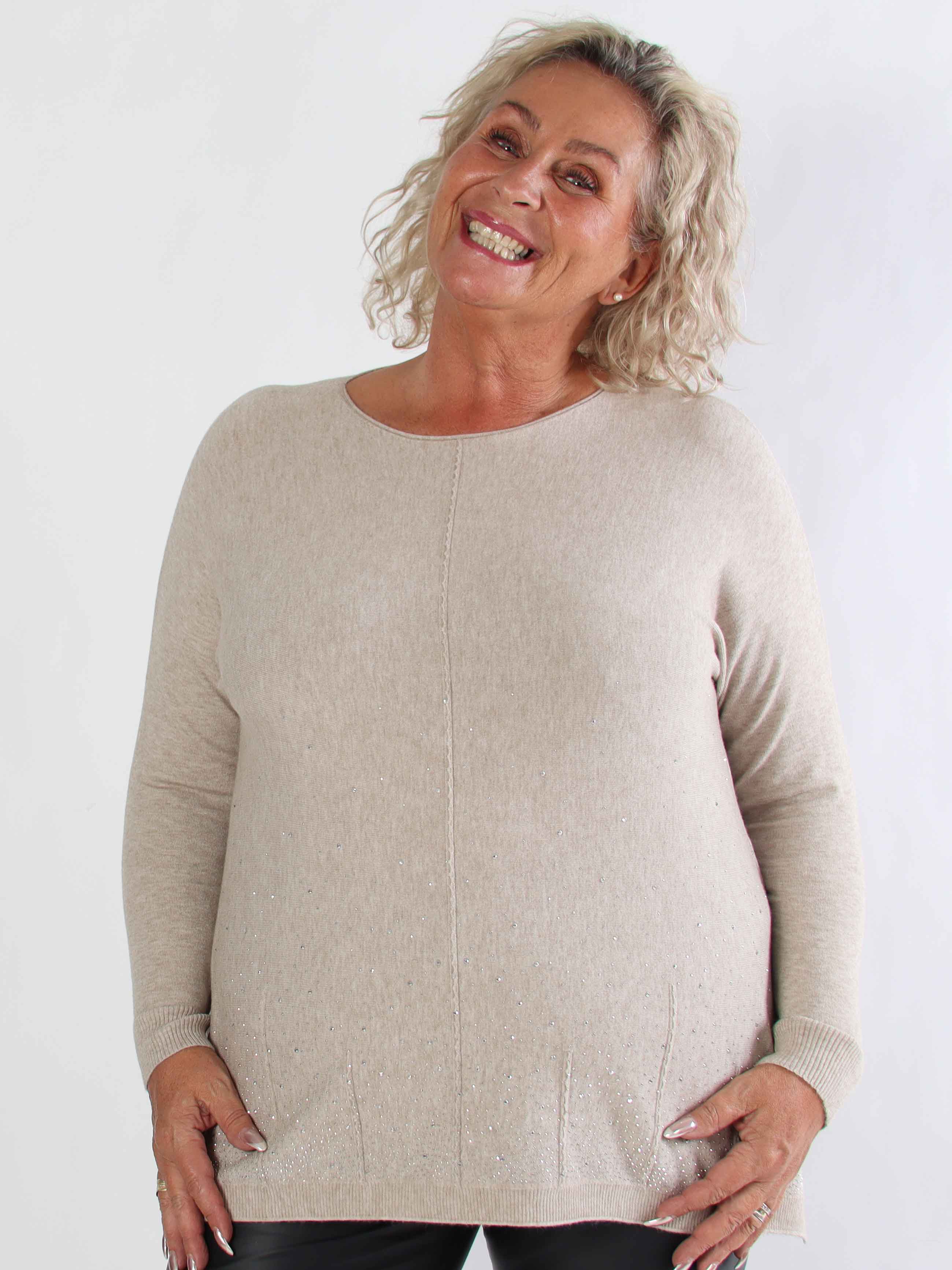 Inga - Supermjuk stickad plus size tröja dekorerad med strass