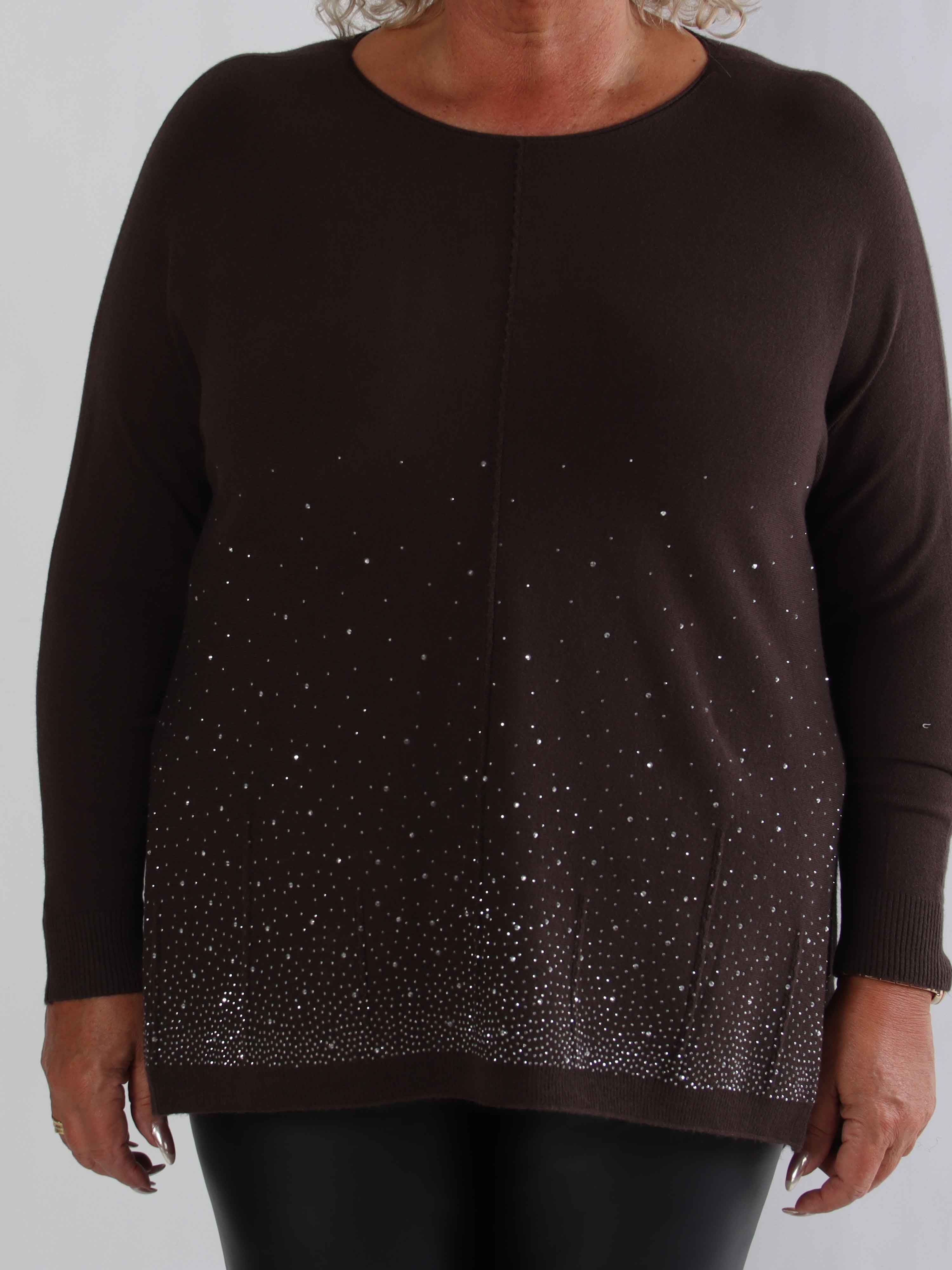Inga - Supermjuk stickad plus size tröja dekorerad med strass
