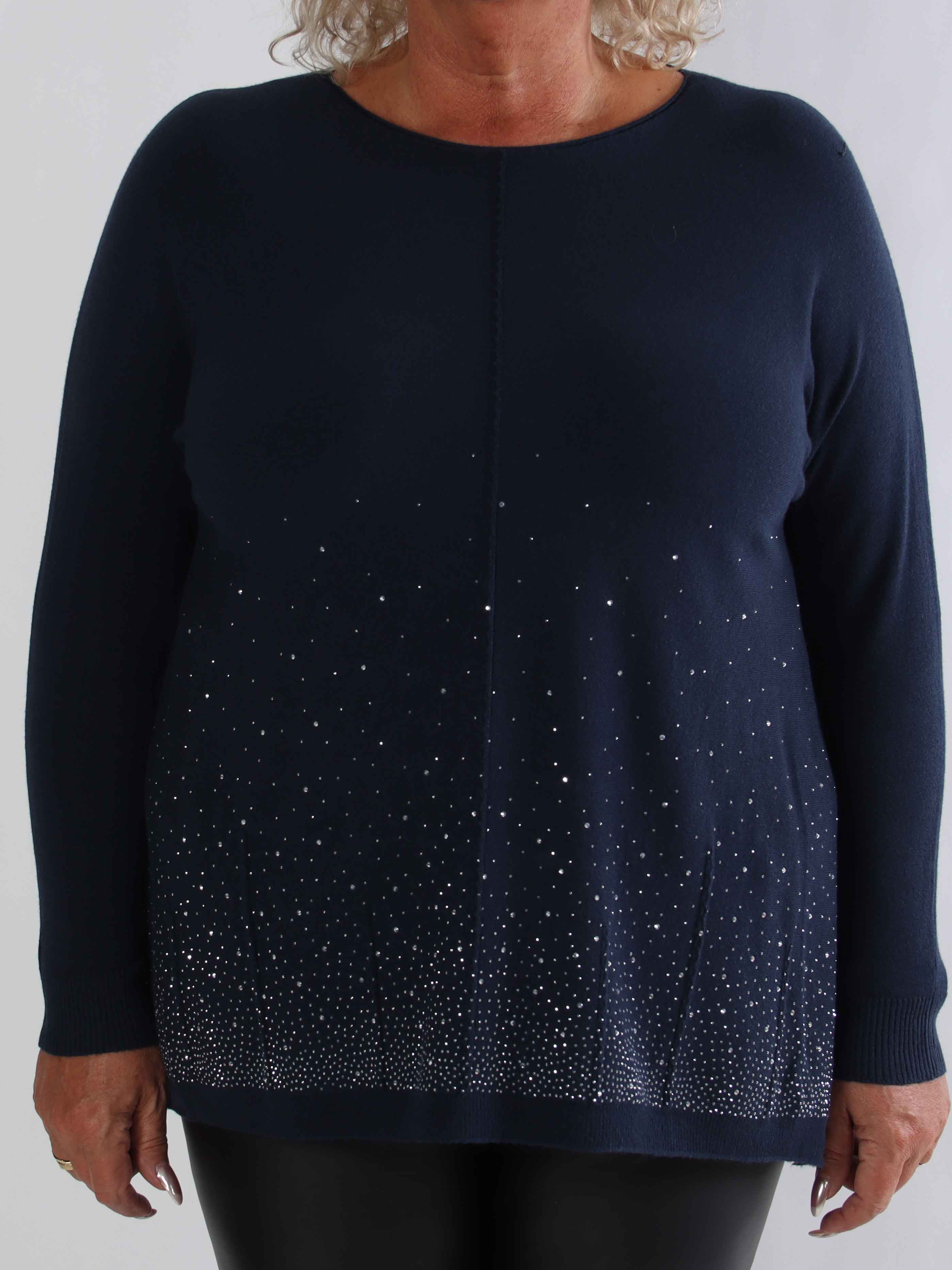 Inga - Supermjuk stickad plus size tröja dekorerad med strass