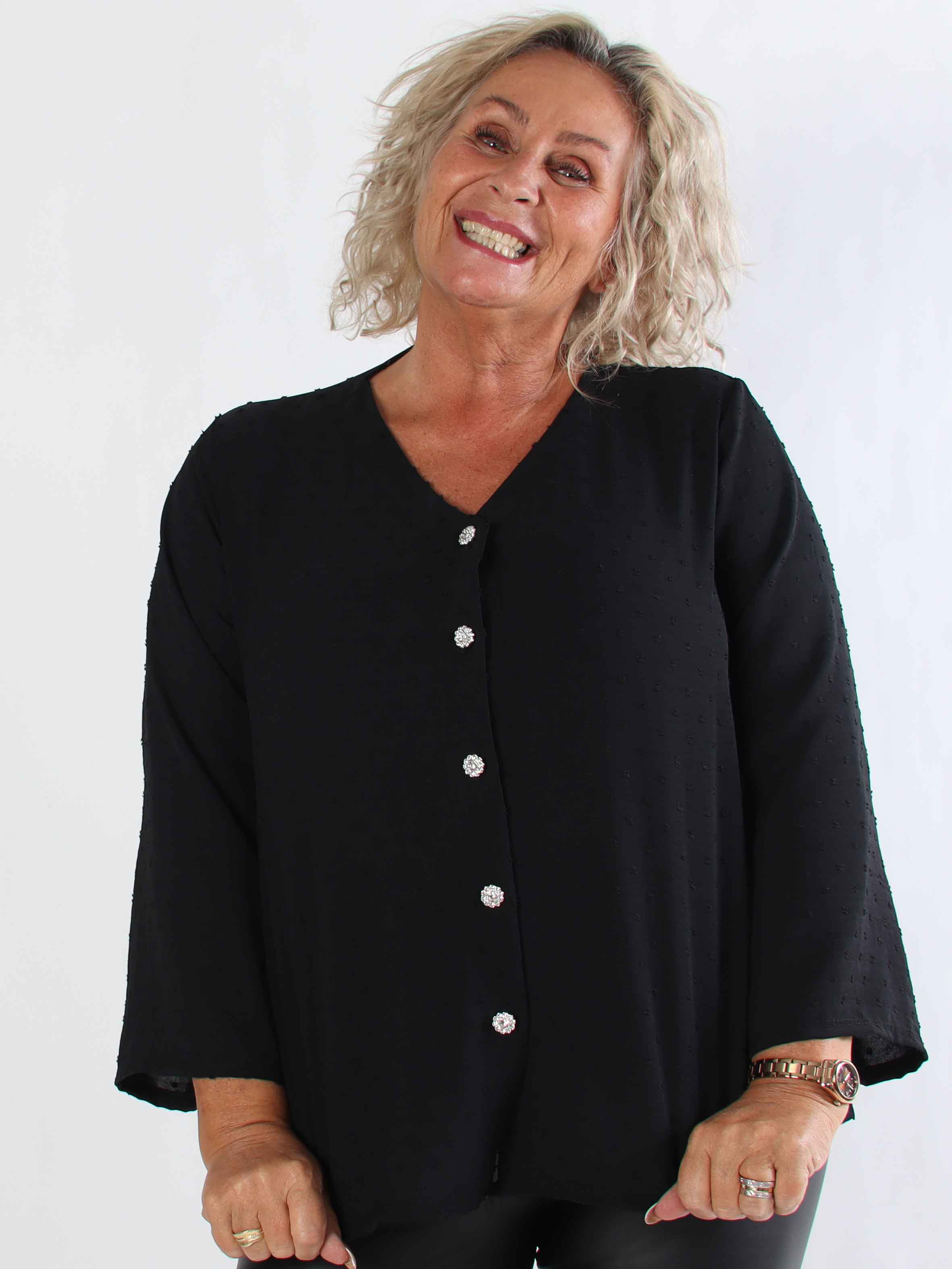 Iselin - Söt plus size tunika med prickiga detaljer och silverknappar