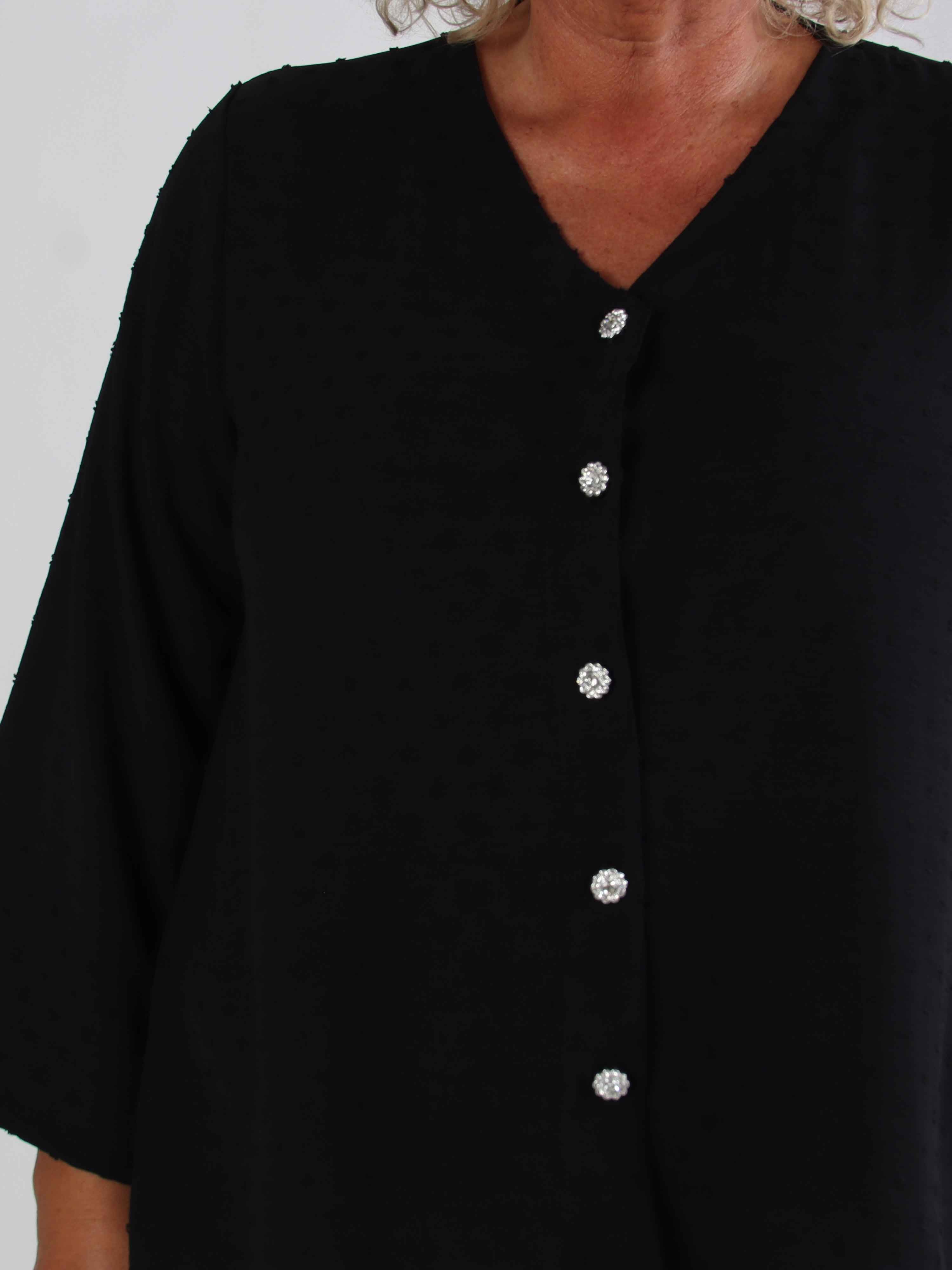 Iselin - Söt plus size tunika med prickiga detaljer och silverknappar