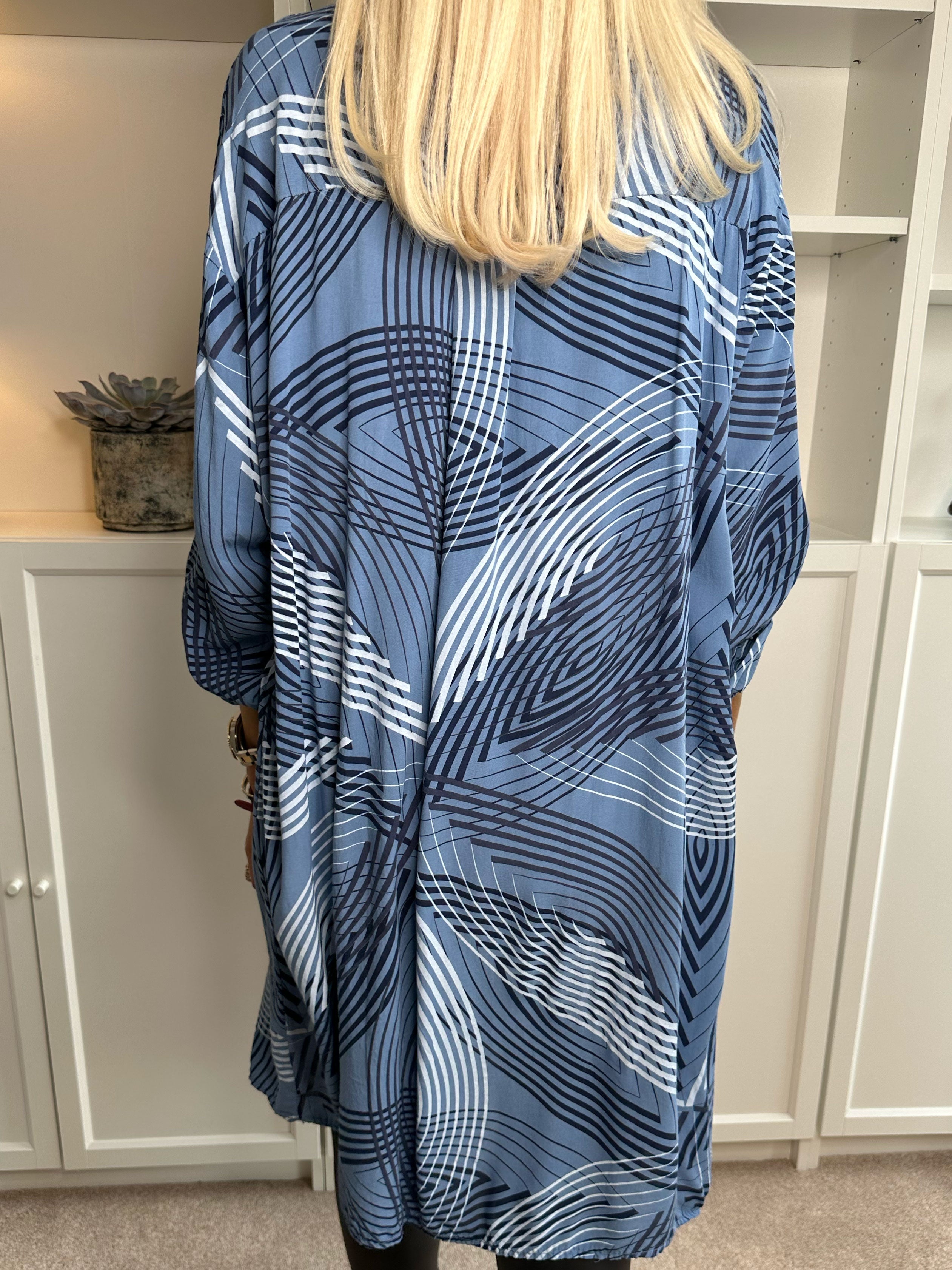 Isidora - Lång mönstrad tunikaklänning i viskos