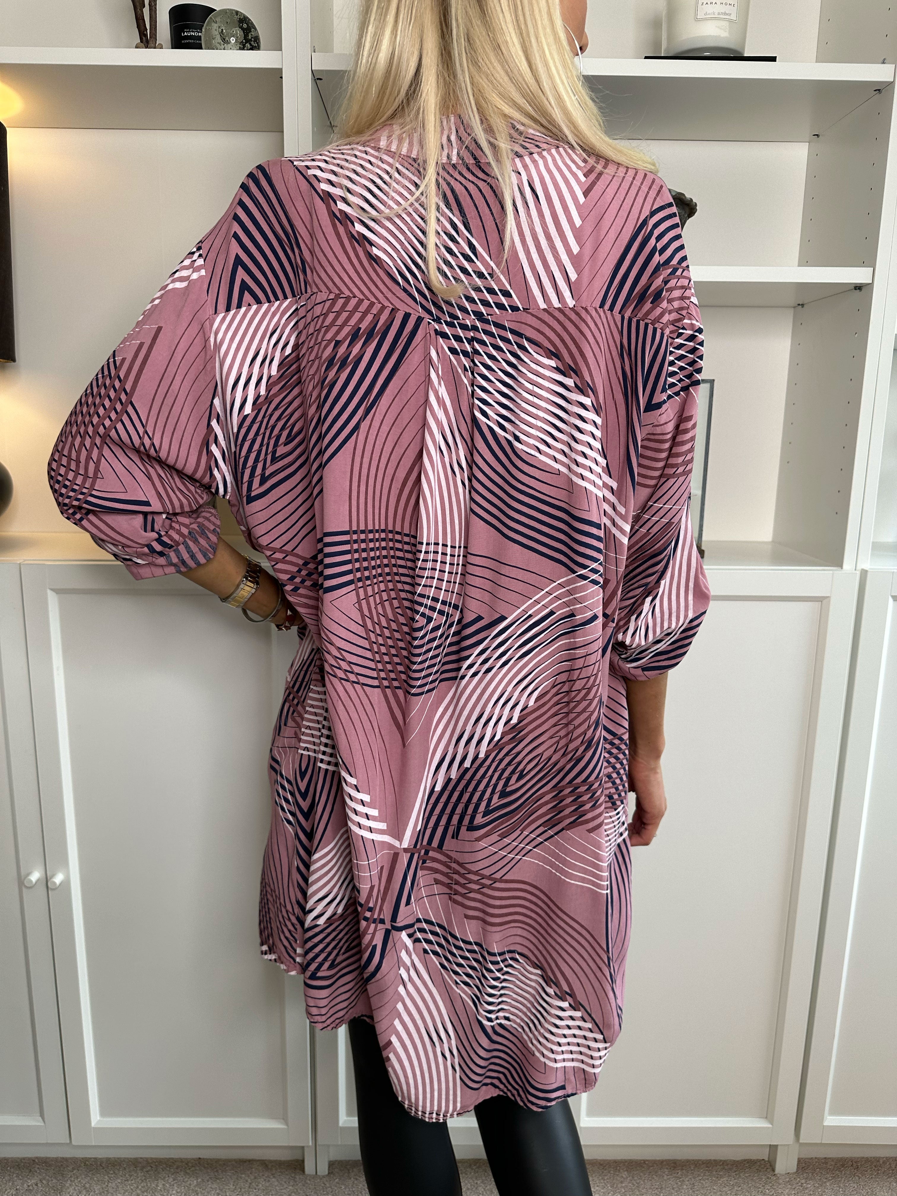 Isidora - Lång mönstrad tunikaklänning i viskos