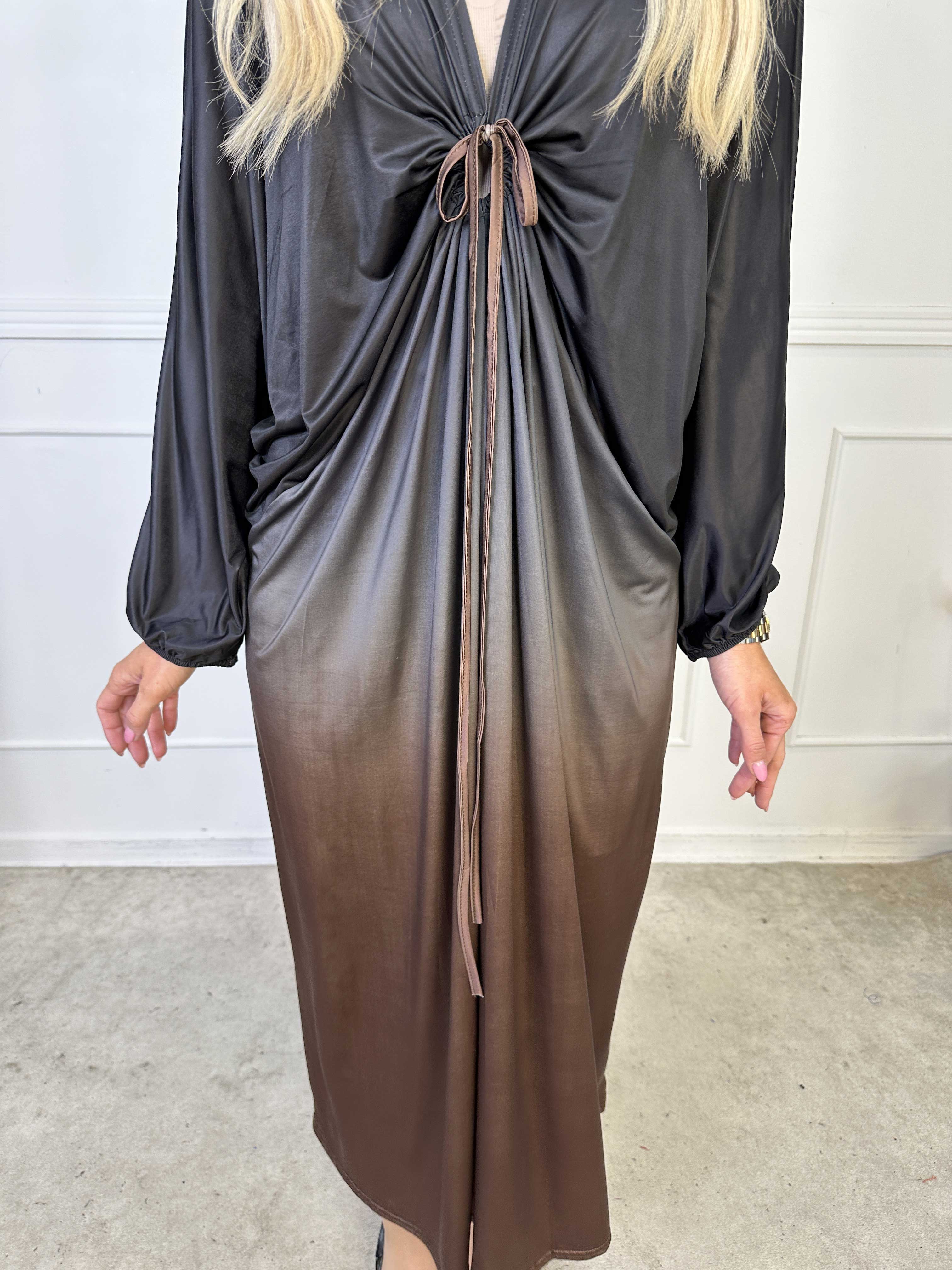 Ismene - Lang tunikakjole i flere farvenuancer