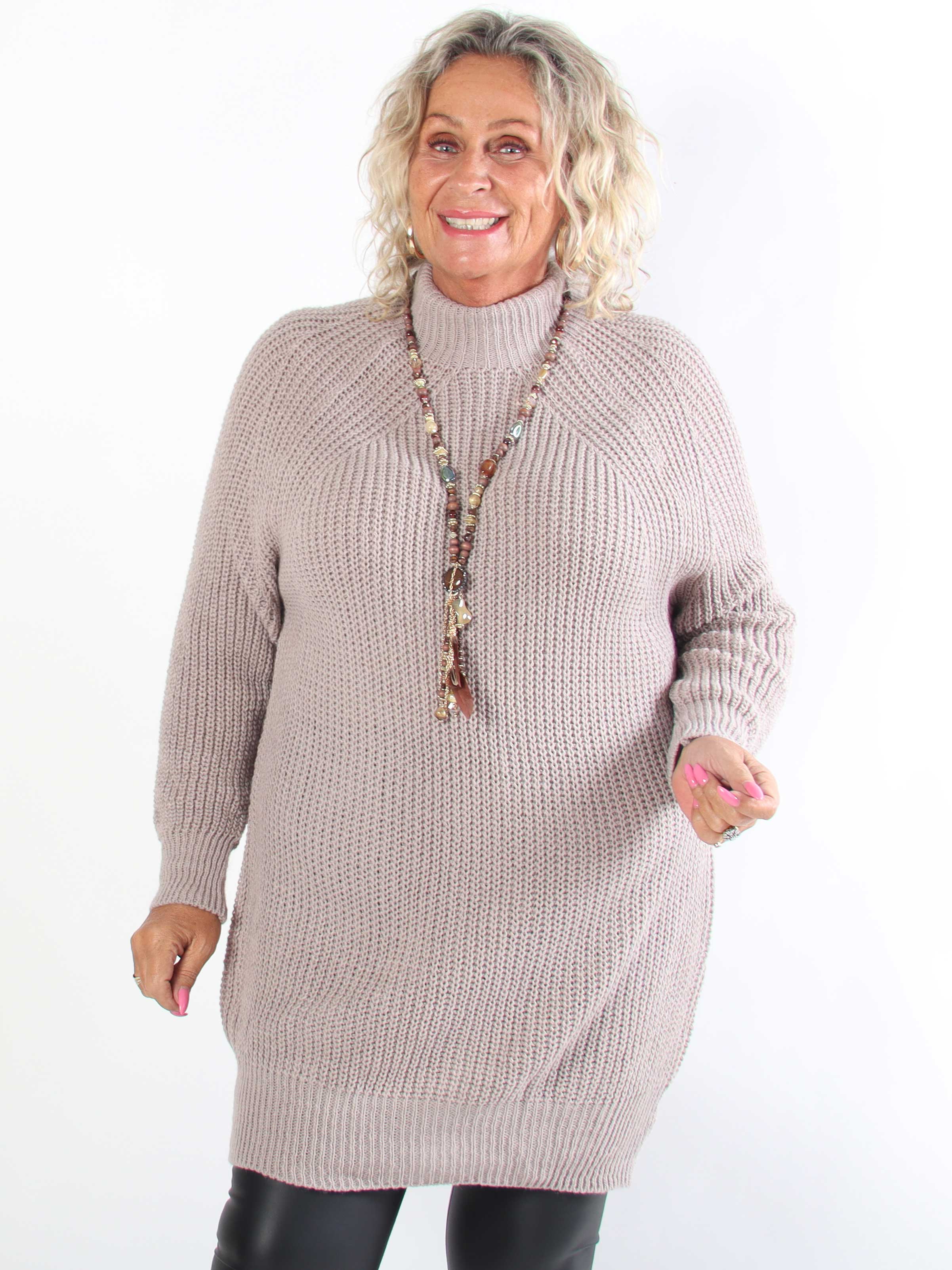 Isolde - Plain plus size strikkjole med høj hals