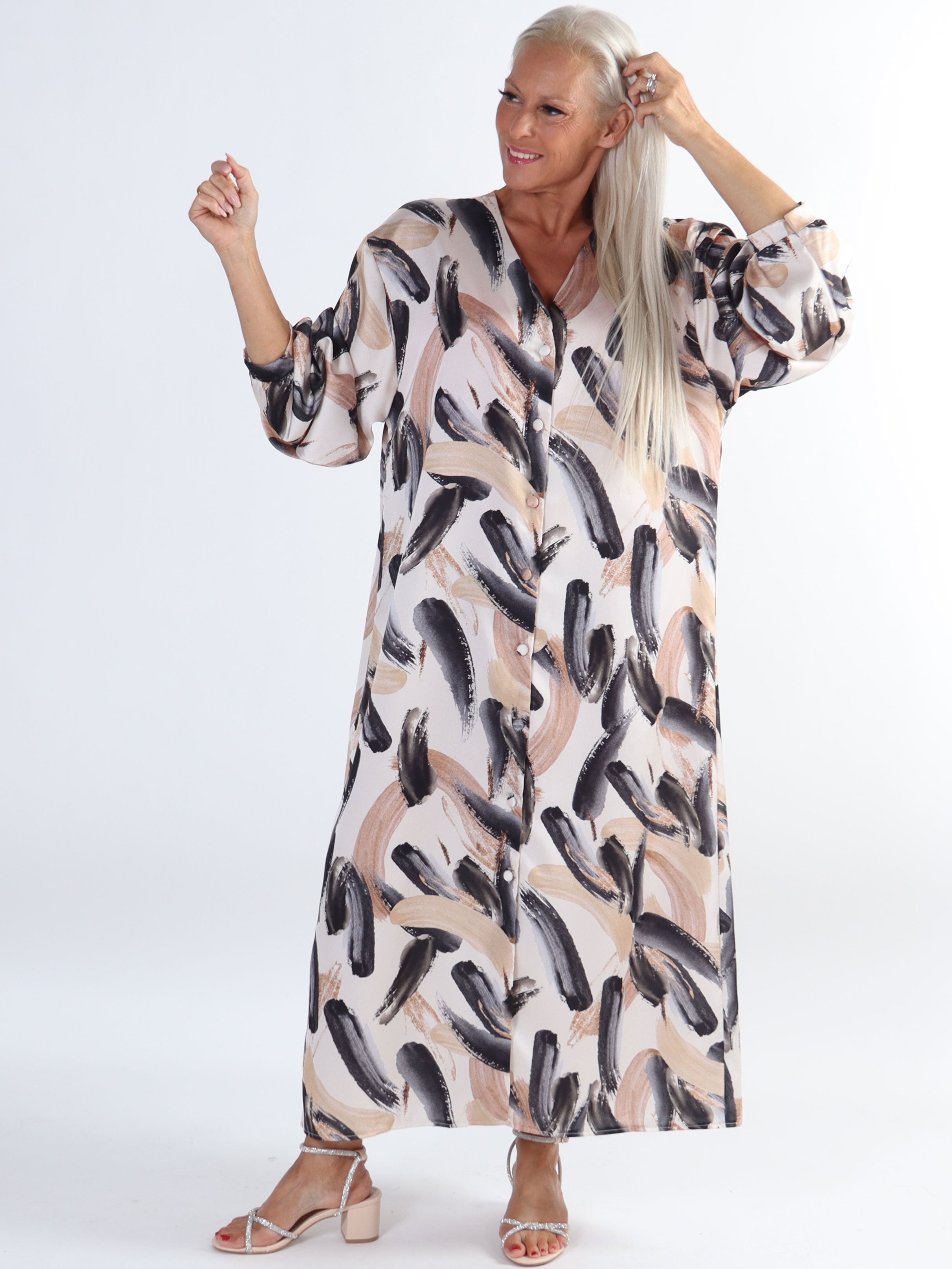 Ivanna - Lång mönstrad plus size tunikaklänning i silkeslook