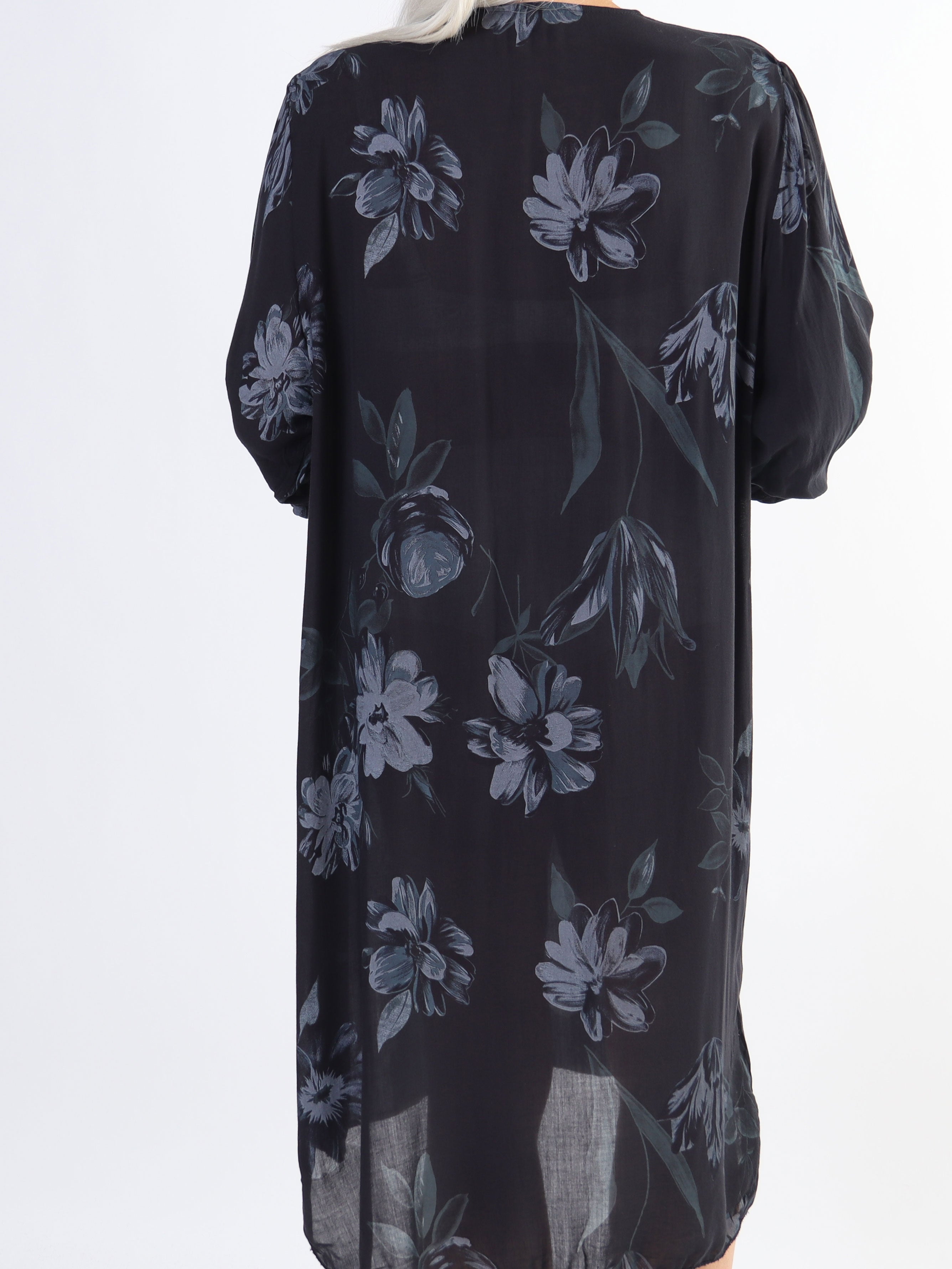 Jaana - Söt tunikaklänning i stora storlekar med volanger fram