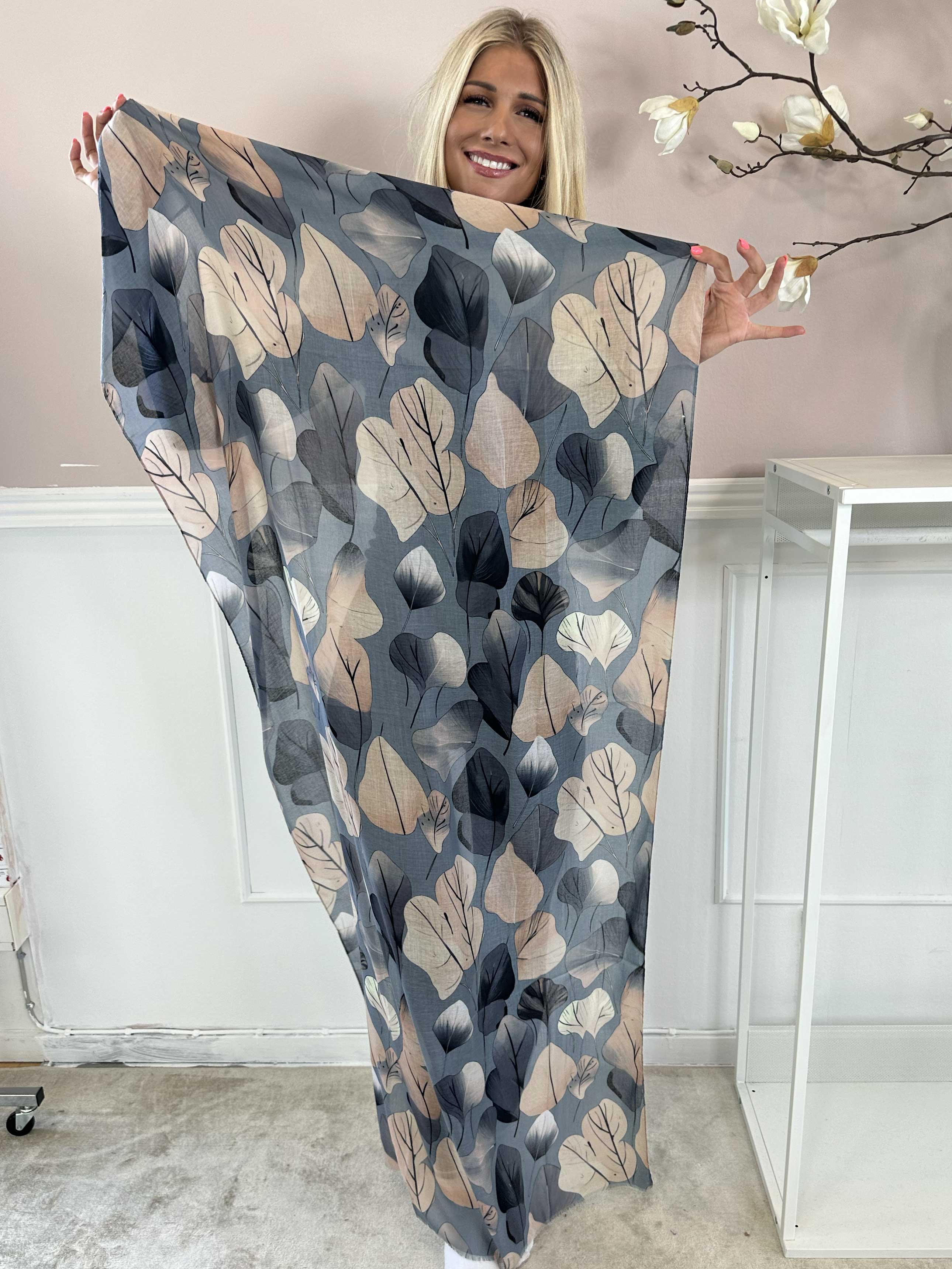 Jana Leaf - Halsduk i viskos med bladmotiv