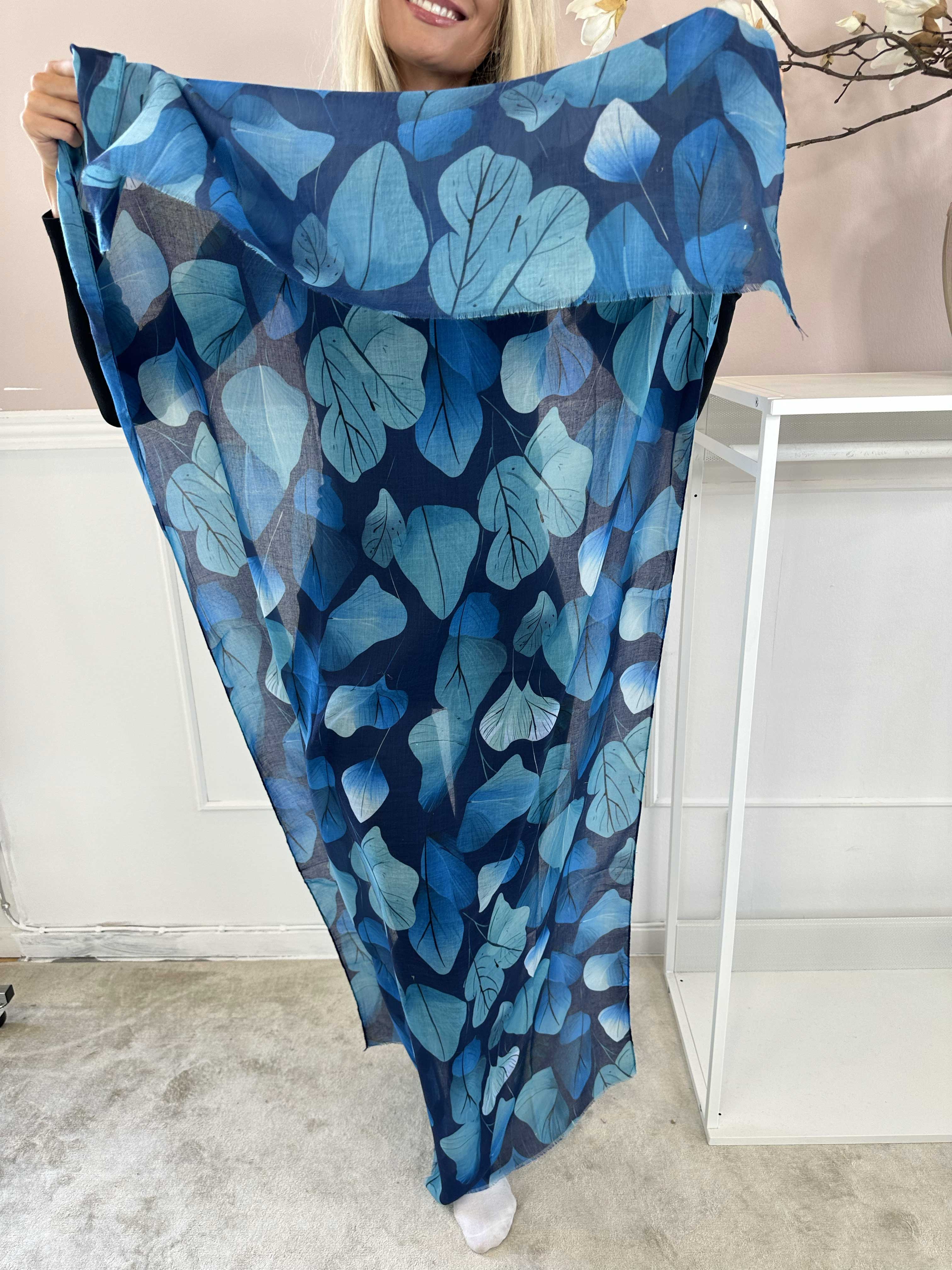 Jana Leaf - Halsduk i viskos med bladmotiv