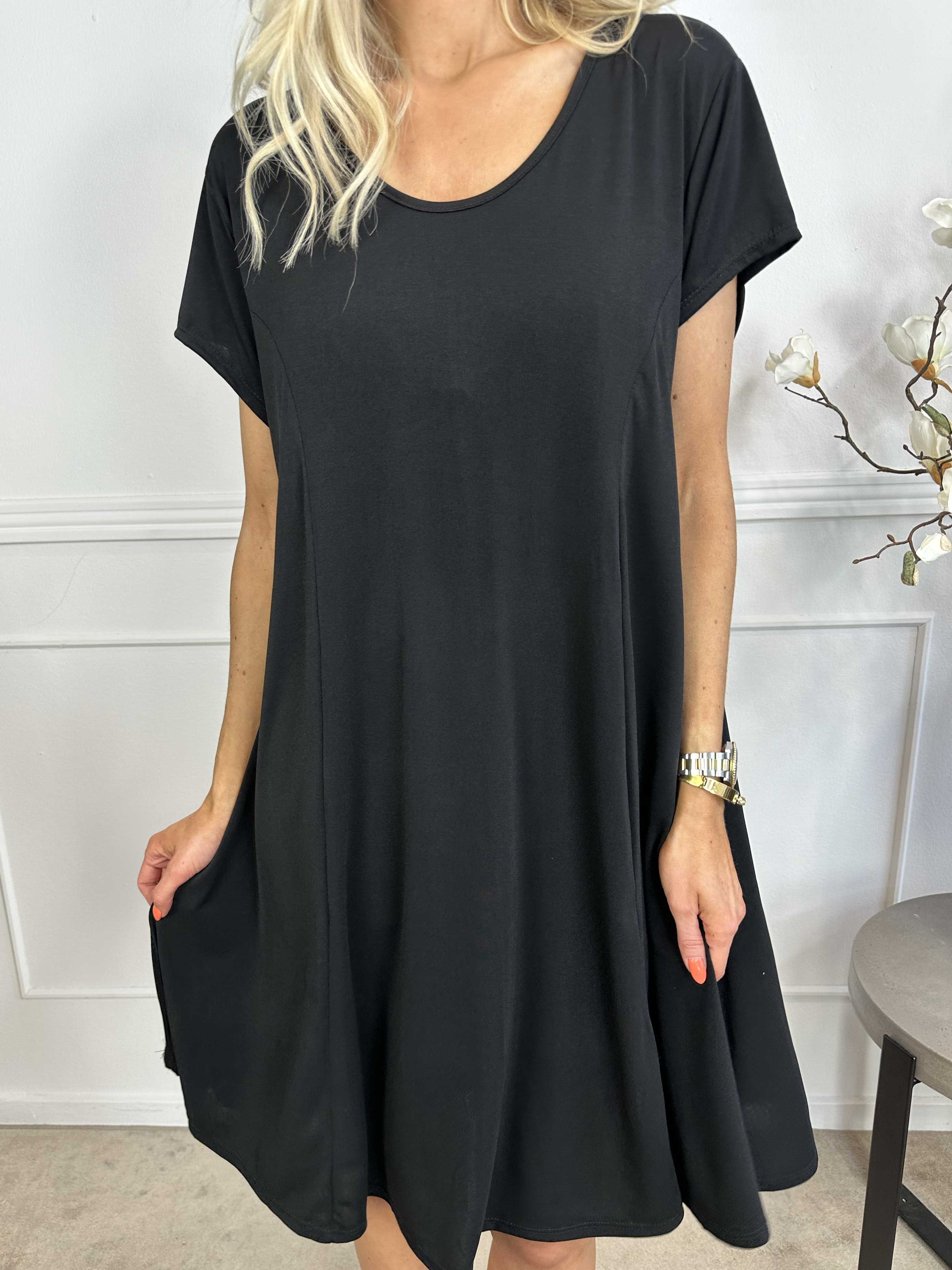 Janina - Solid klänning i mjukt stretchmaterial