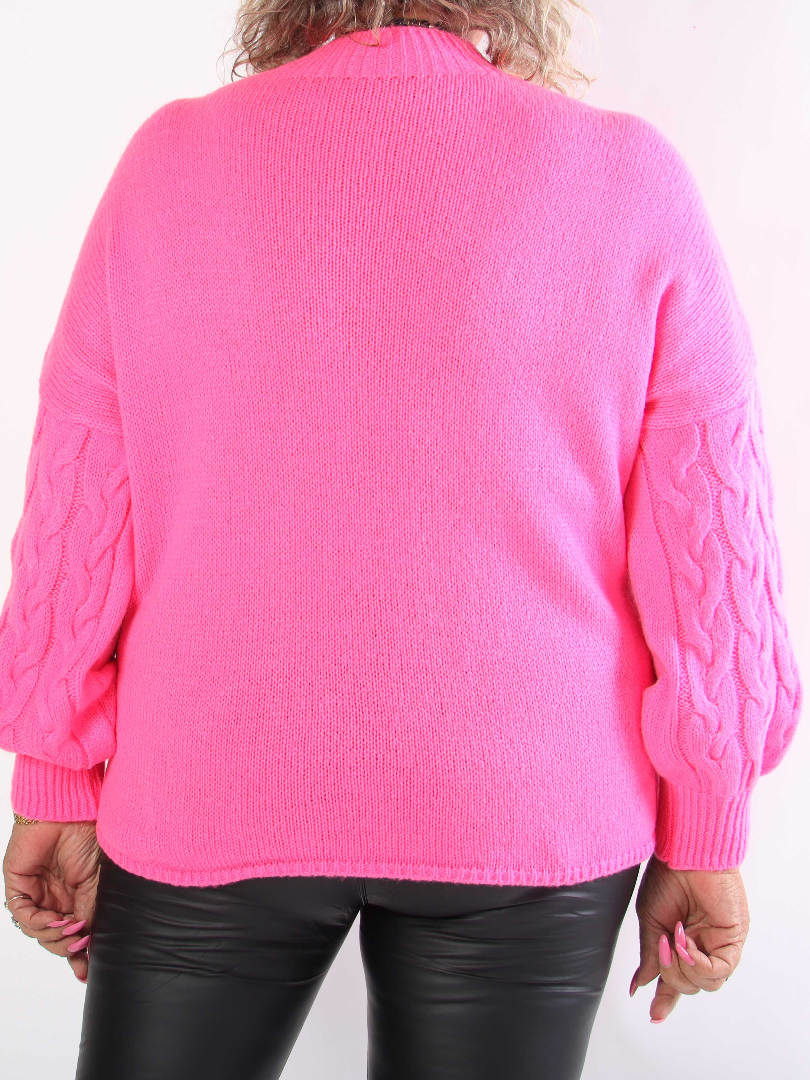 Jayda - Plus size strikbluse i kabelstrik med høj hals og lette ballonærmer