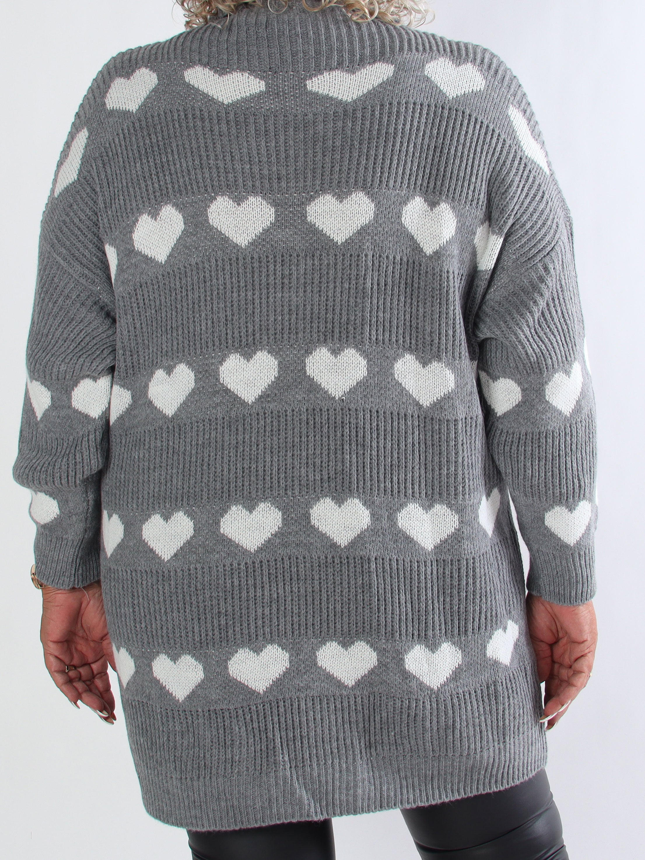 Jody - Stickad plus size klänning med hjärtan och polokrage