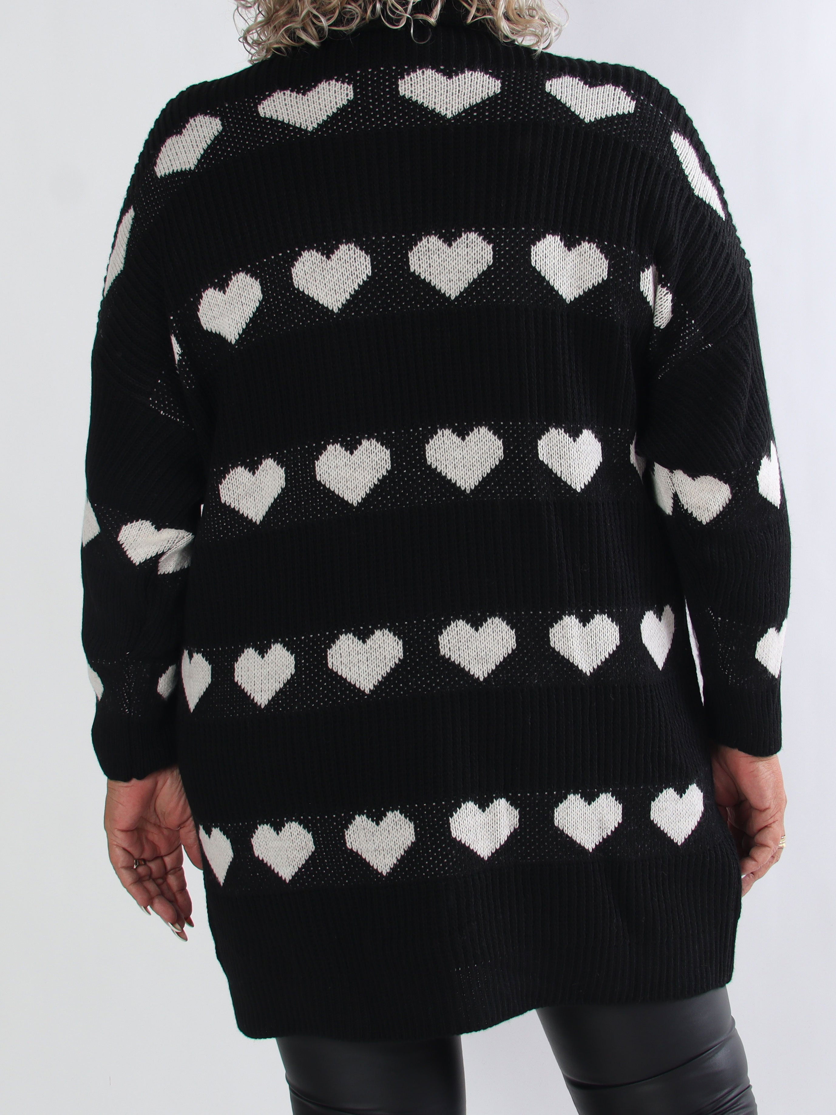 Jody - Stickad plus size klänning med hjärtan och polokrage