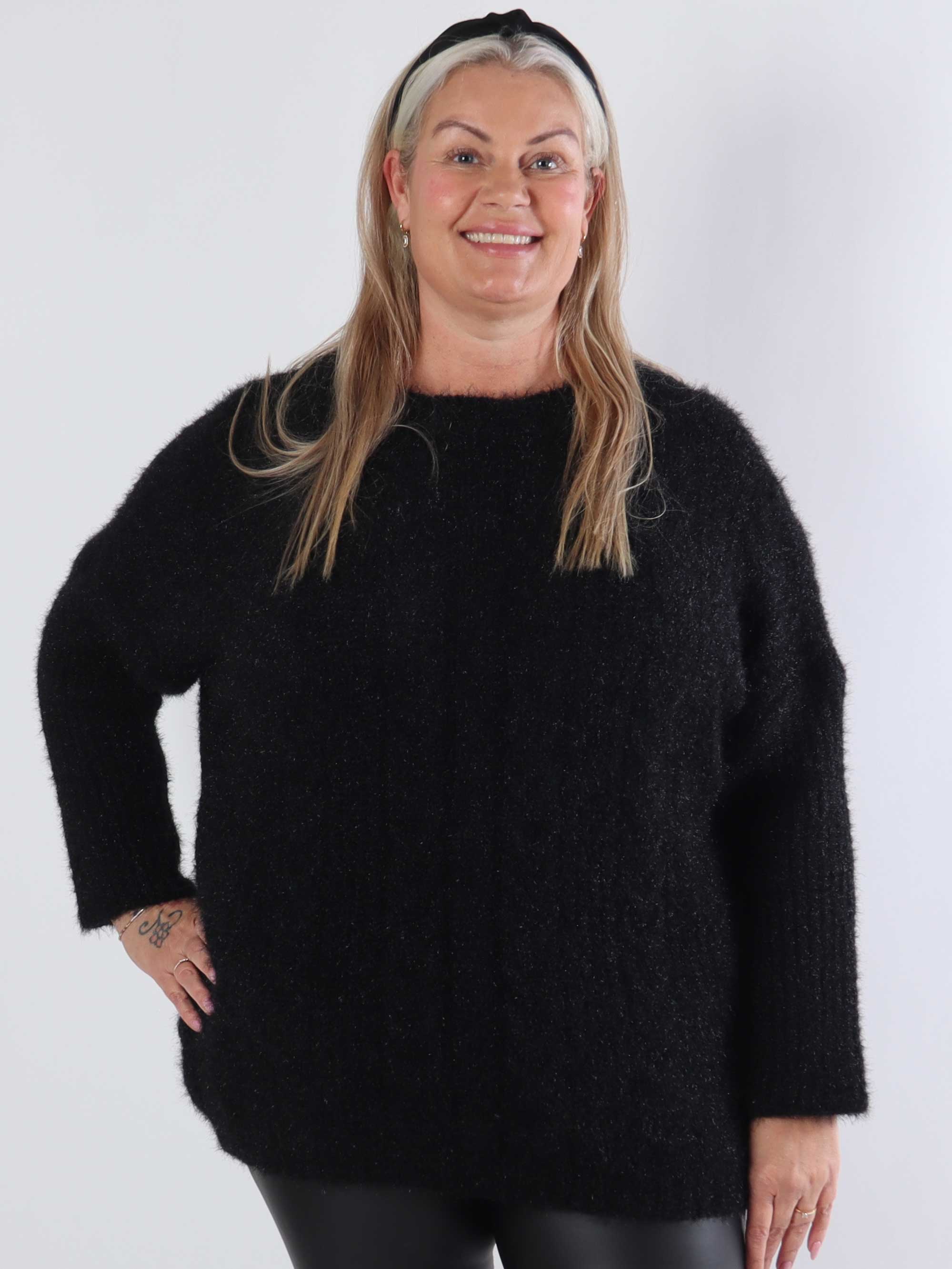 Johanna - Plus size stickad blus i glansig trikå