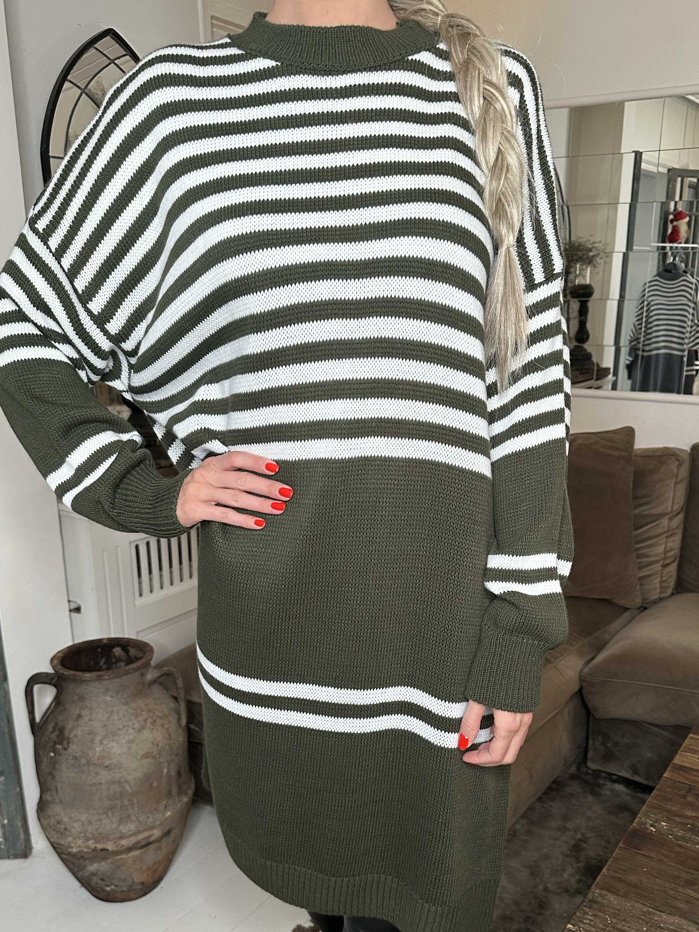 Julietta - Stickad klänning med ränder