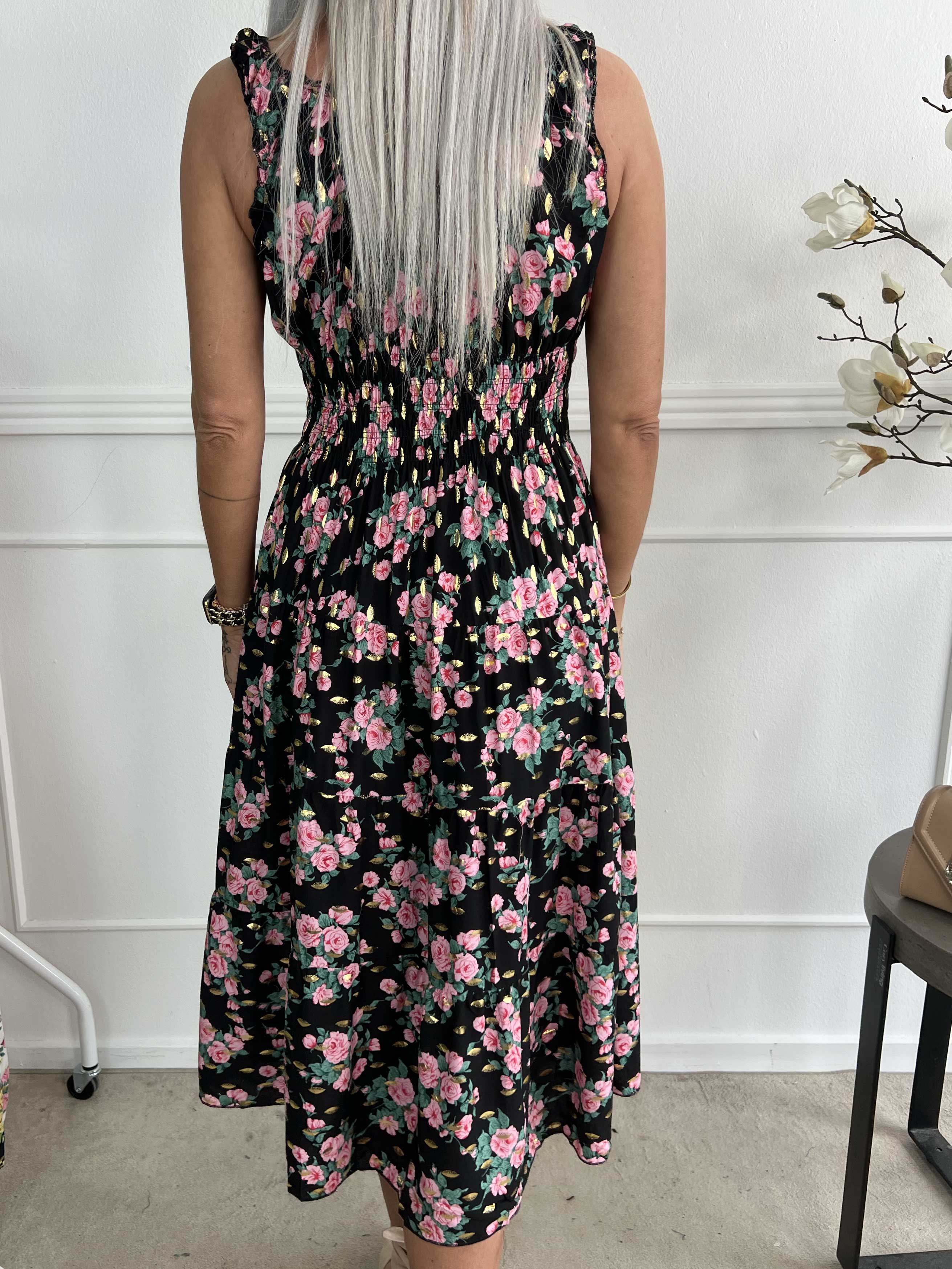 Kajsa - Söt bandklänning i viskos med rosmotiv och smock