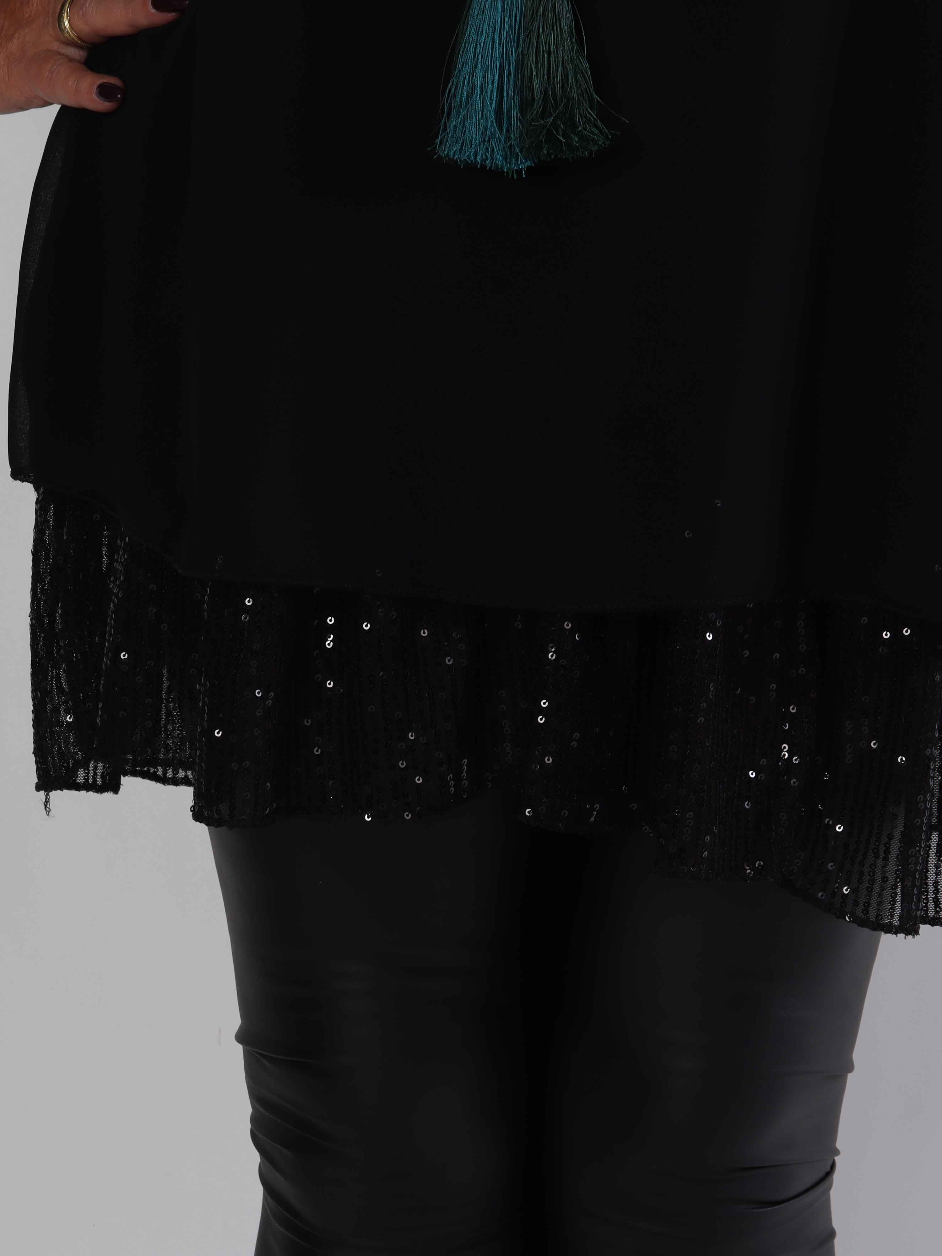 Kamilla - Festredo plus size tunikaklänning med chiffonglager och paljetter