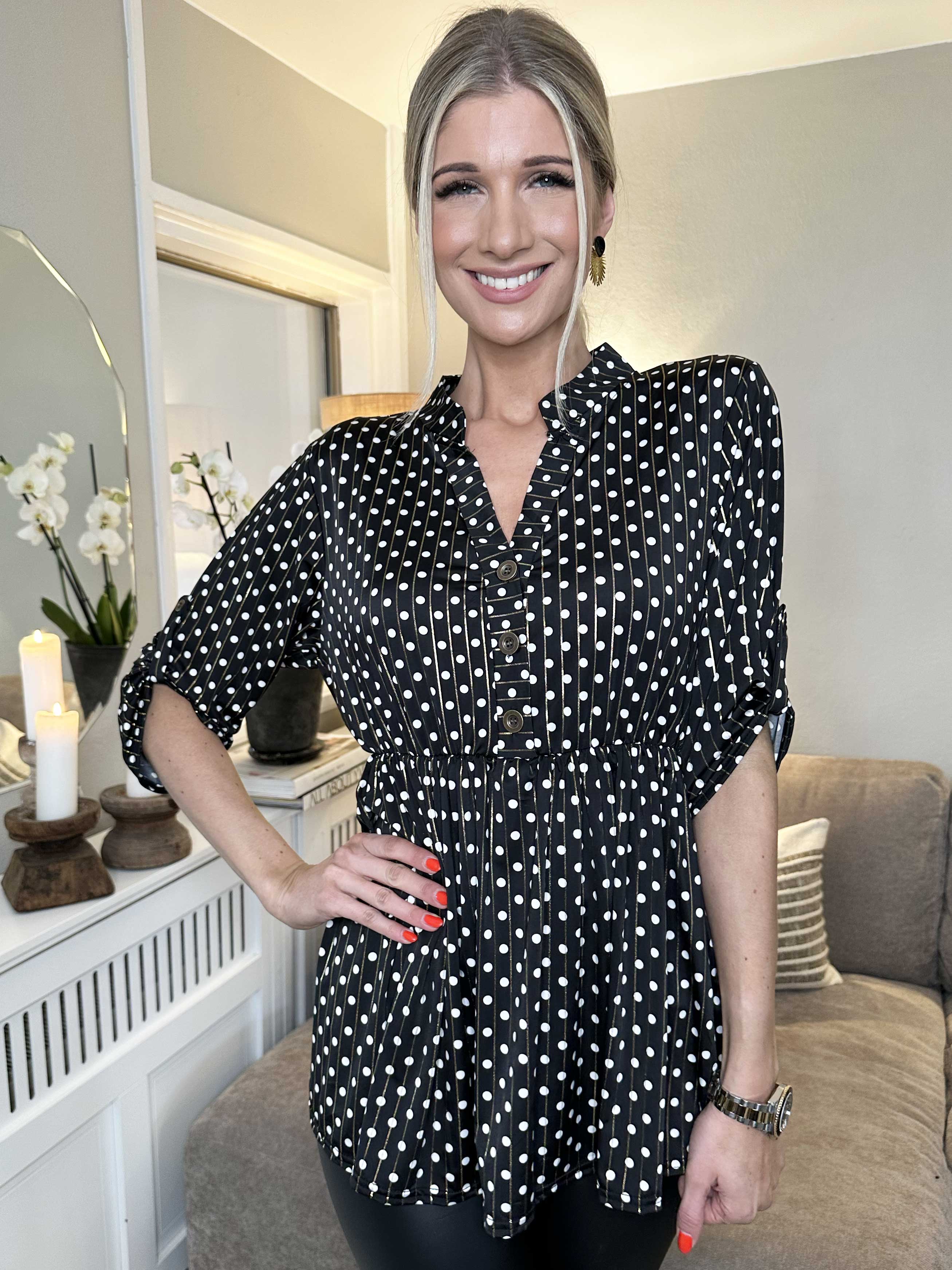 Katja Dot - Elastisk tunika med prickar och resår i midjan - Black