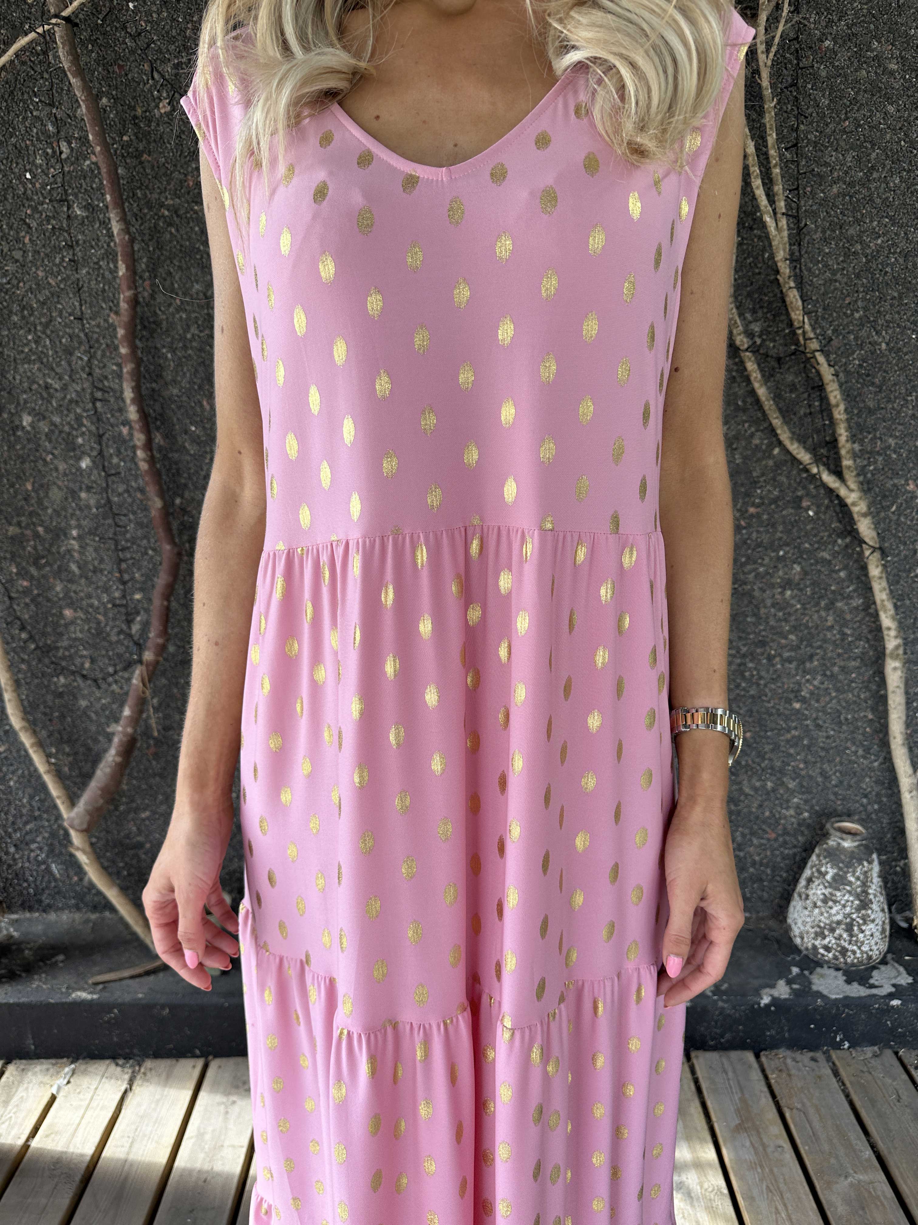 Karini Gold - Lång elastisk klänning med prickar i guld