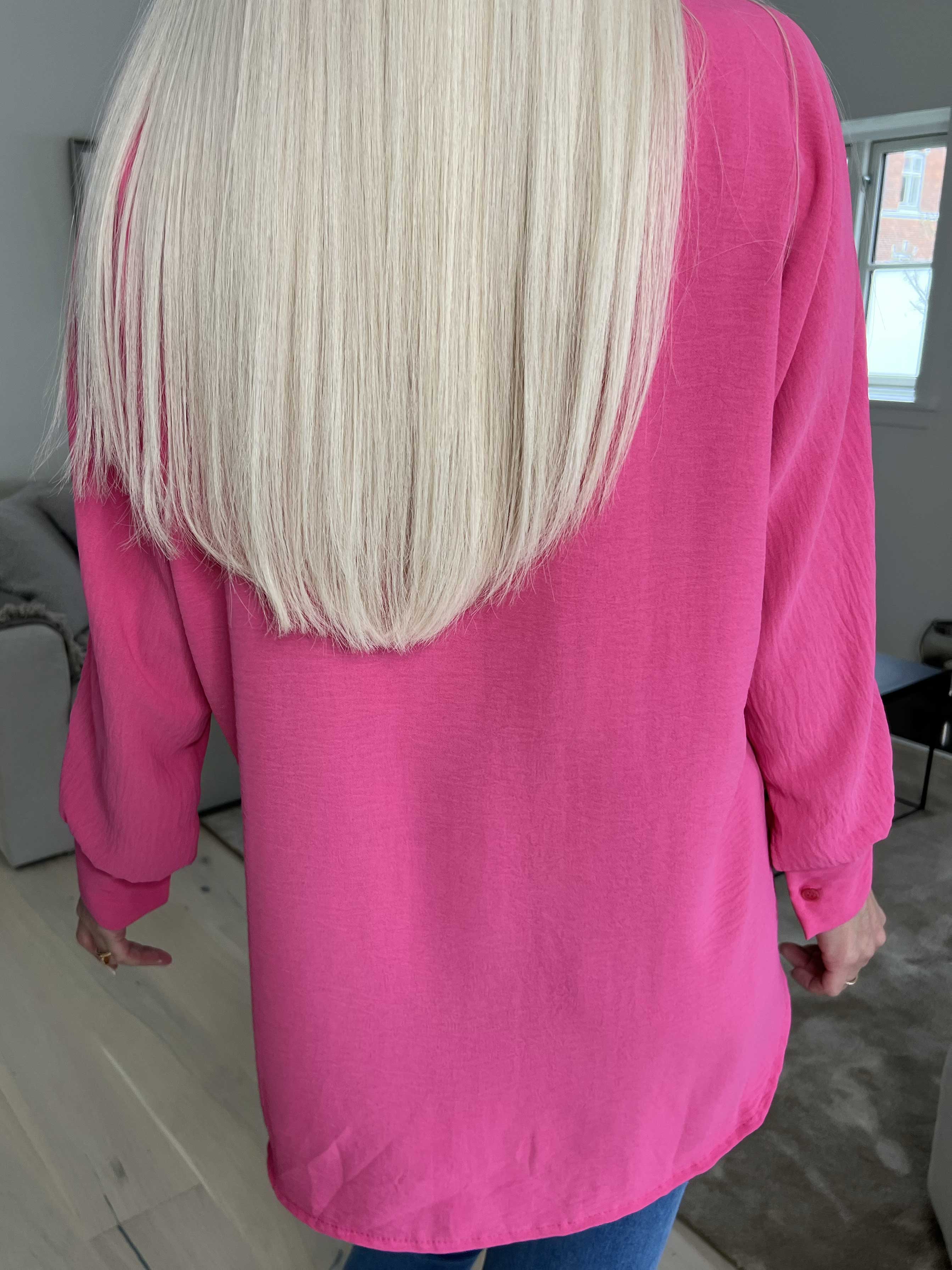 Katrin - Skjorta med fina färgade blommor på framsidan