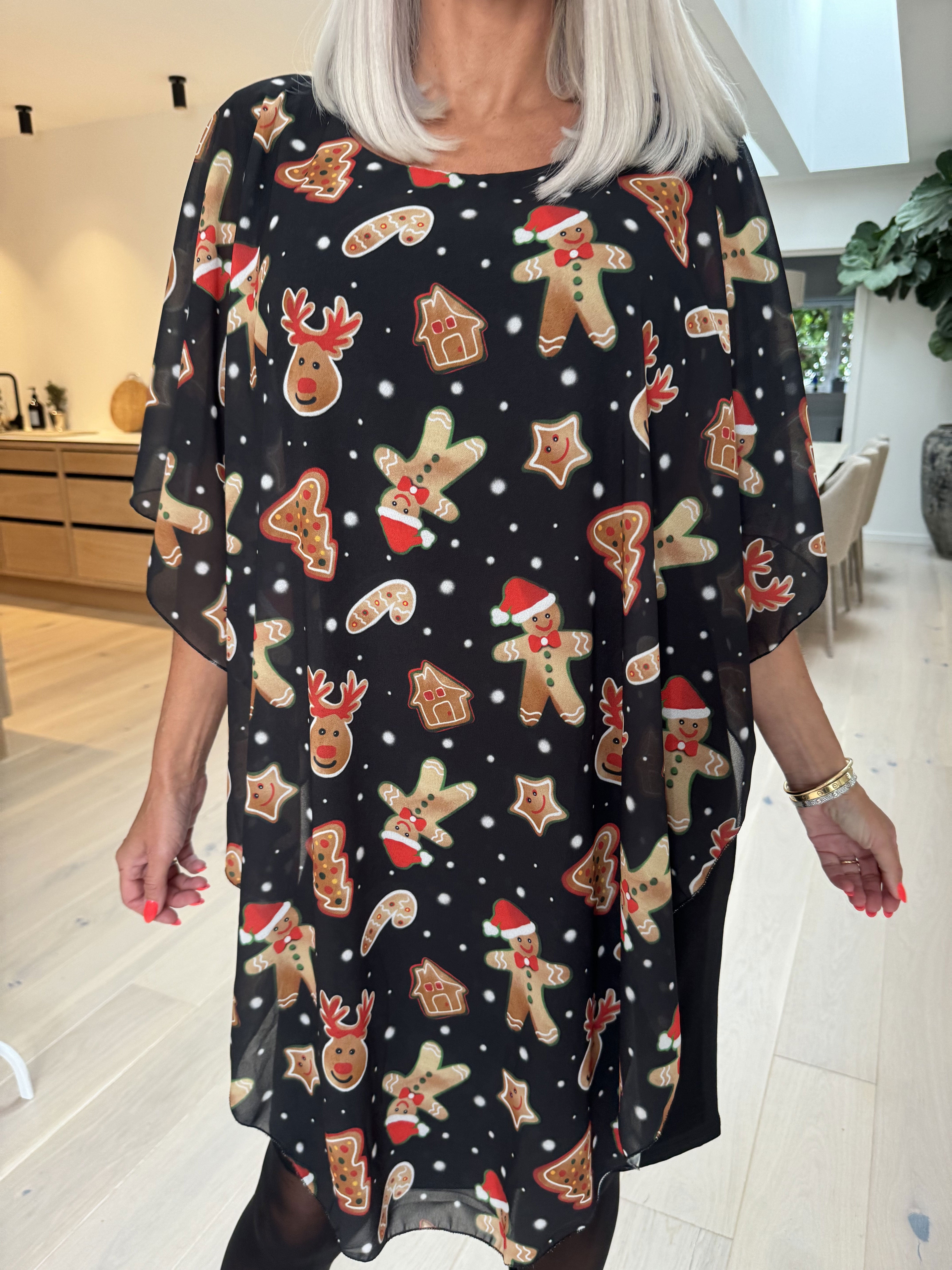 Kenya Gingerbread - Tunikaklänning med chiffonglager och jultryck