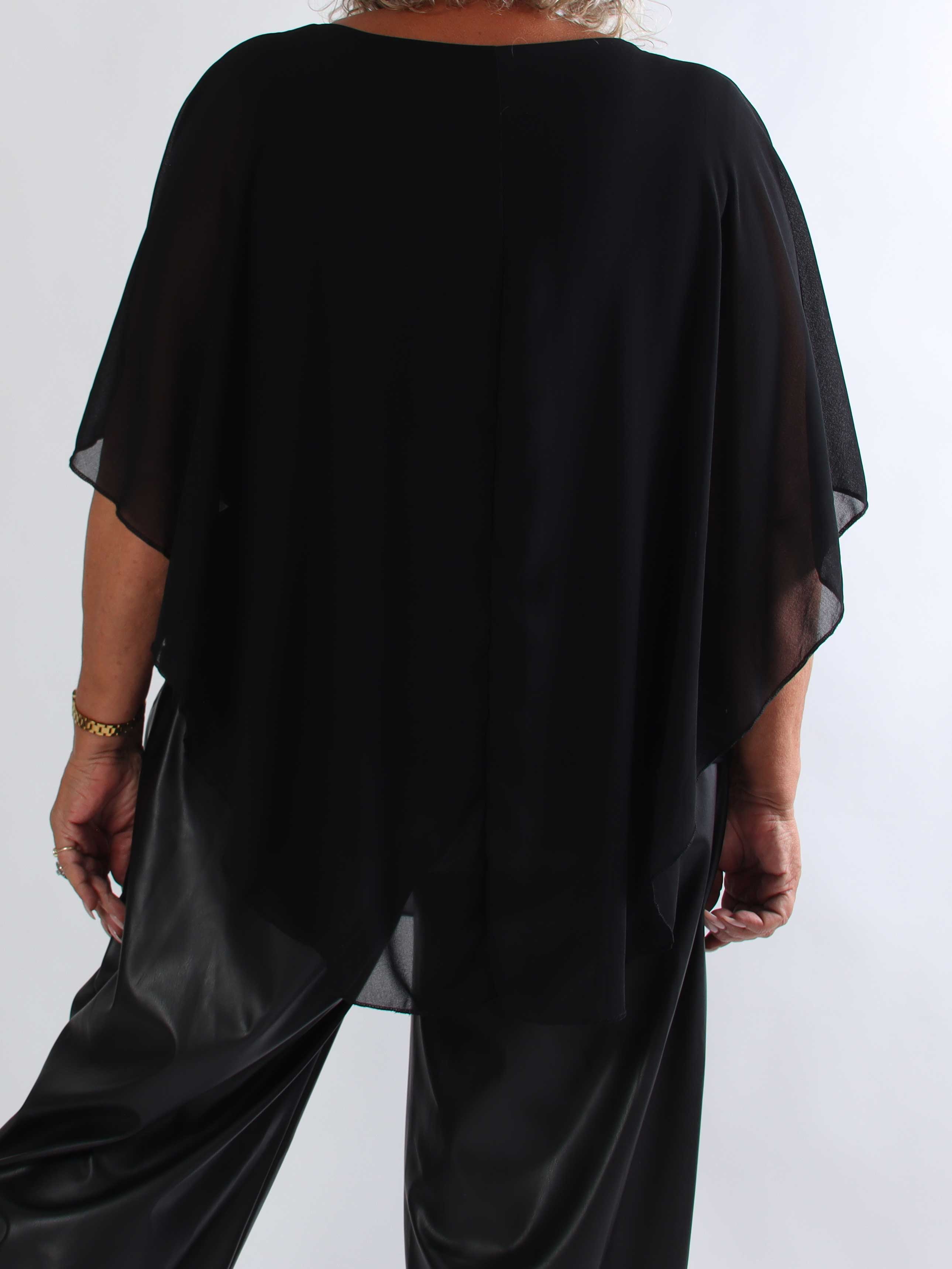 Kenya Shirt - Elegant plus size bluse med let chiffonlag og rund udskæring
