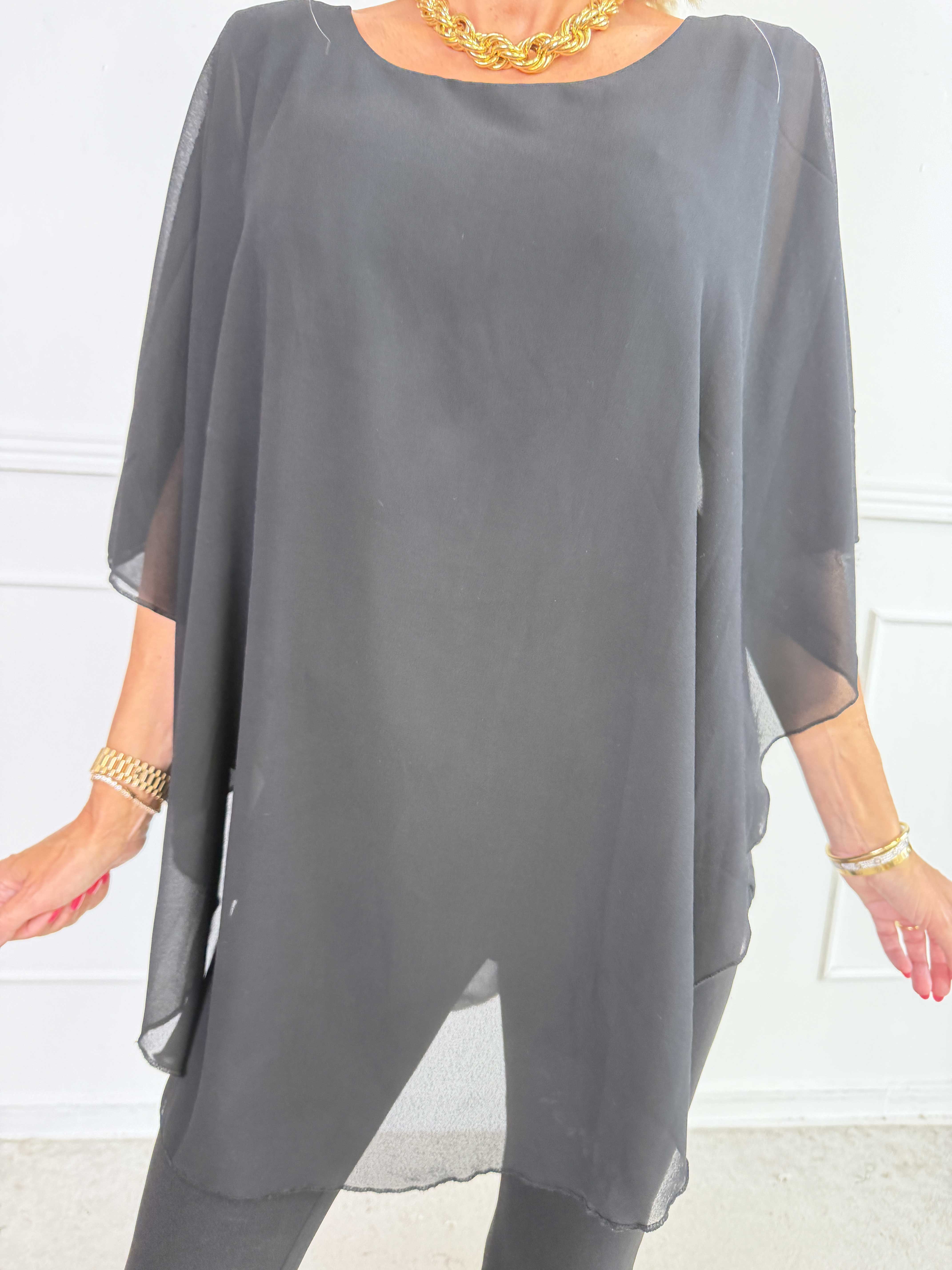 Kenya Shirt - Elegant bluse med let chiffonlag og rund udskæring