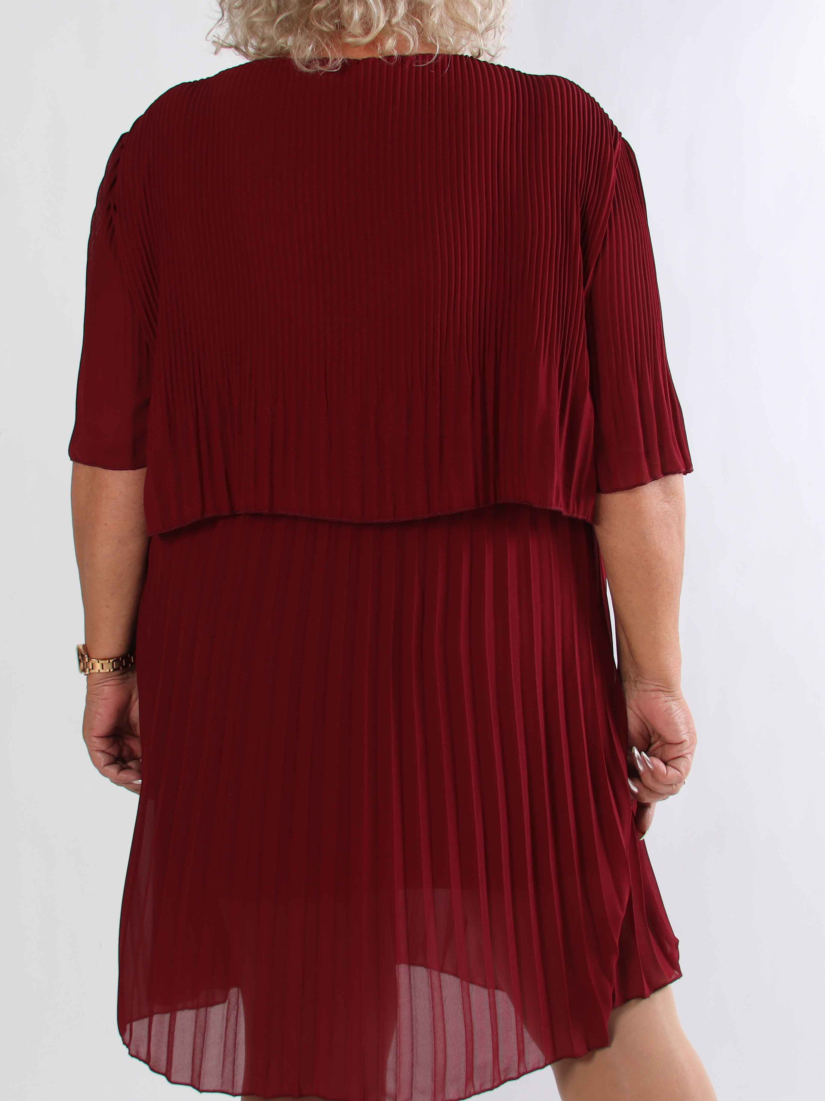 Kristina - Sød plisseret plus size kjole med flæselag