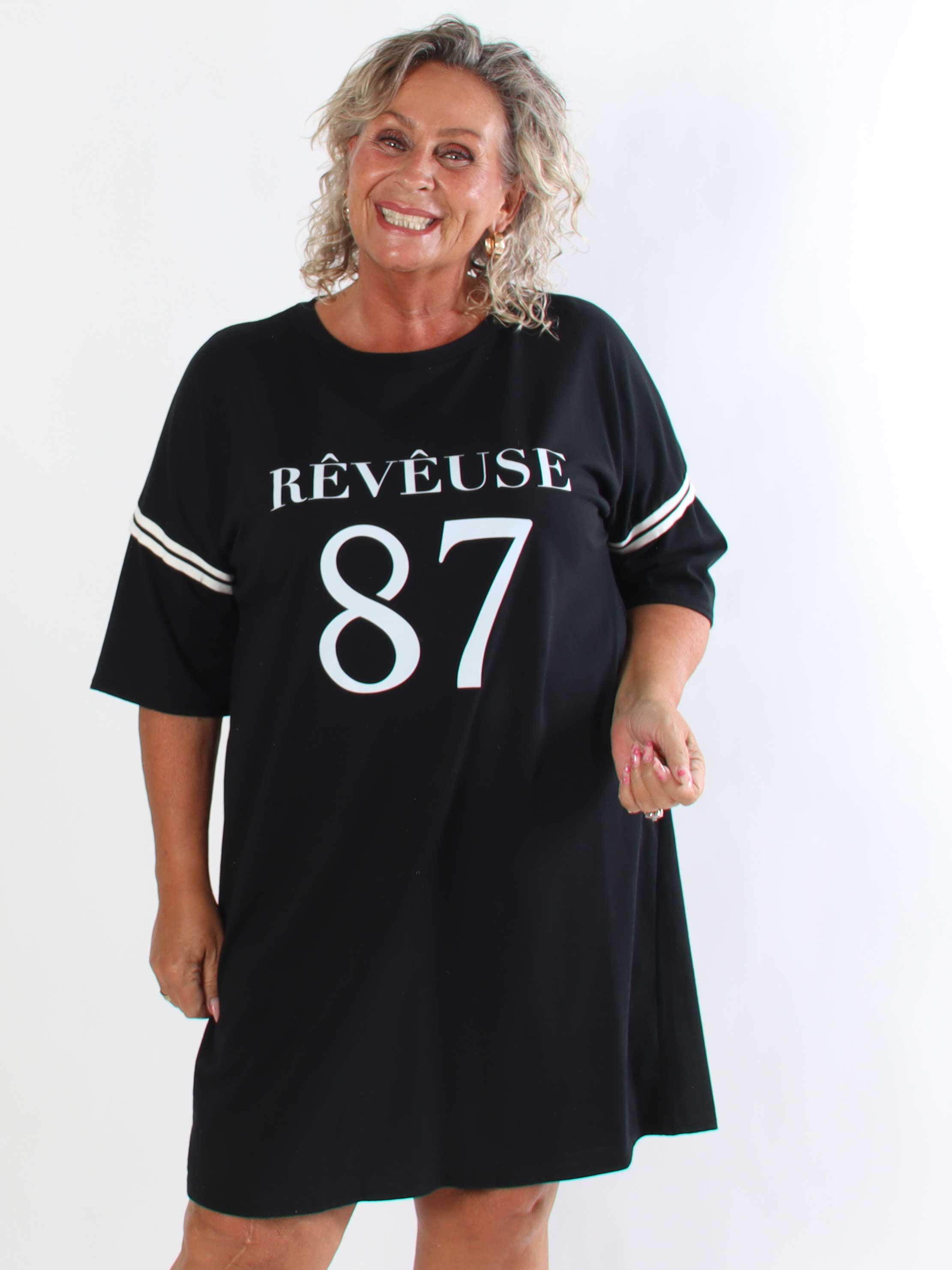 Lana - Plus size t-shirtklänning i mjuk bomull med snyggt 