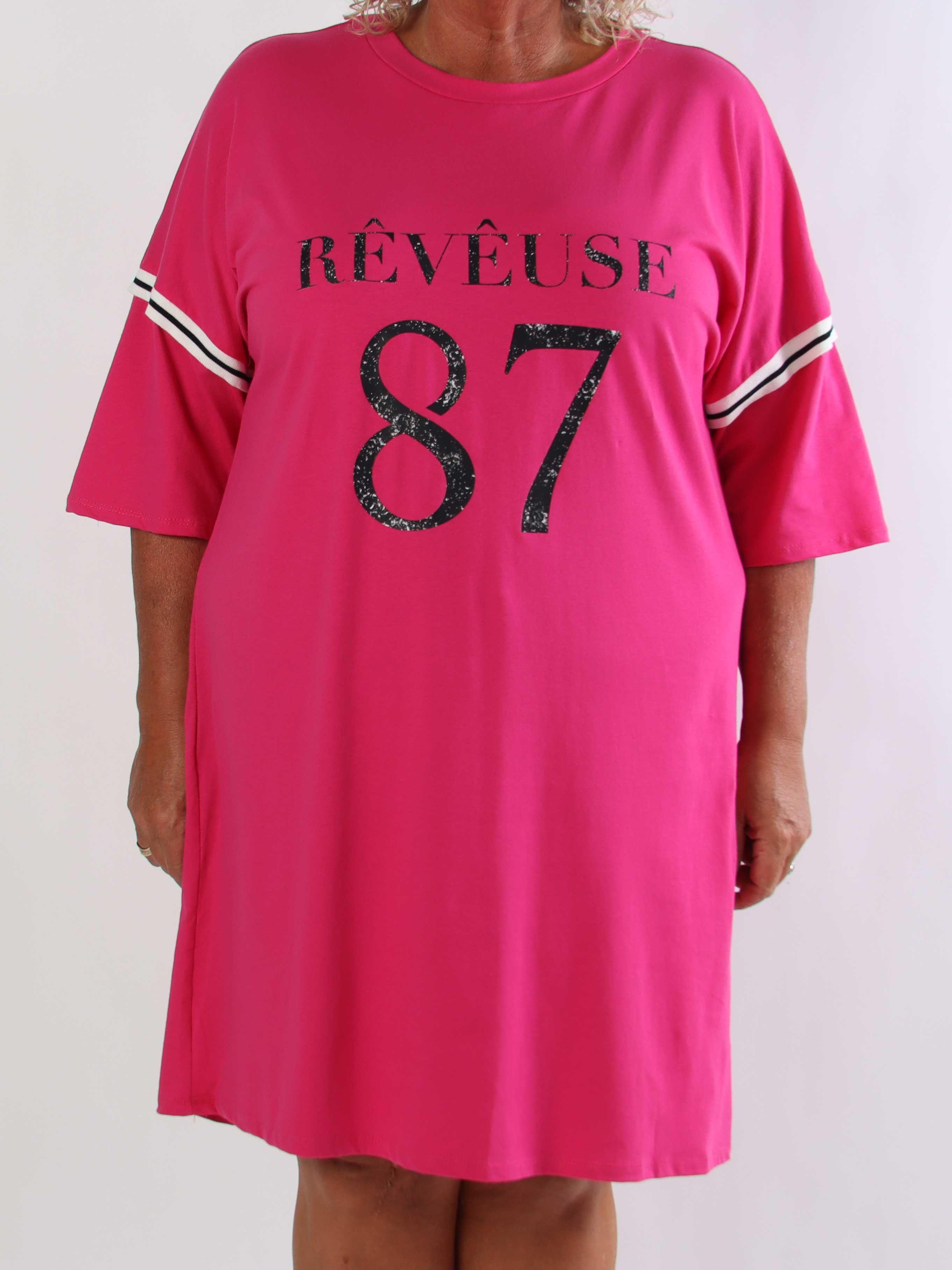 Lana - Plus size t-shirtklänning i mjuk bomull med snyggt 