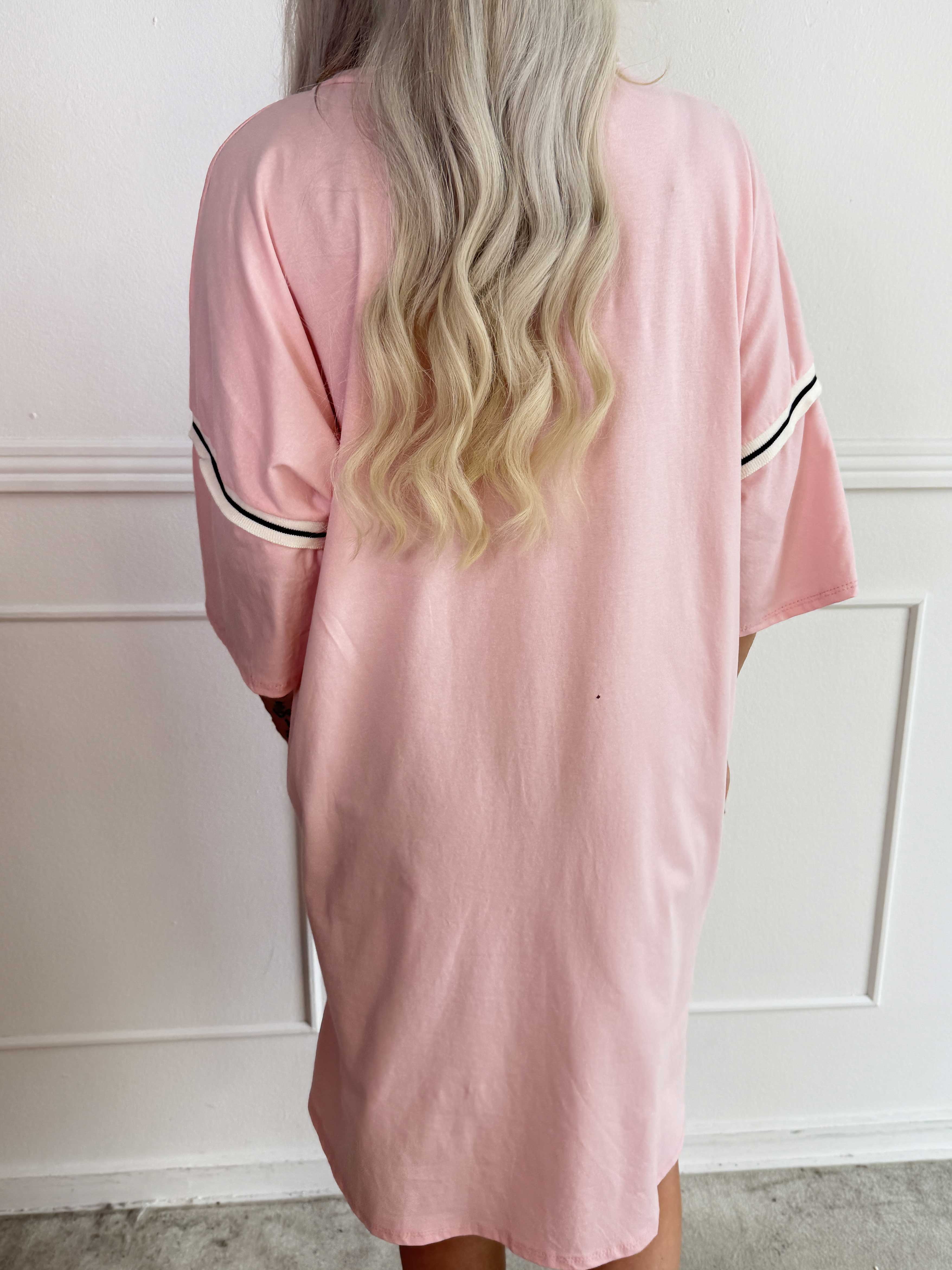 Lana - Plus size t-shirtklänning i mjuk bomull med snyggt 