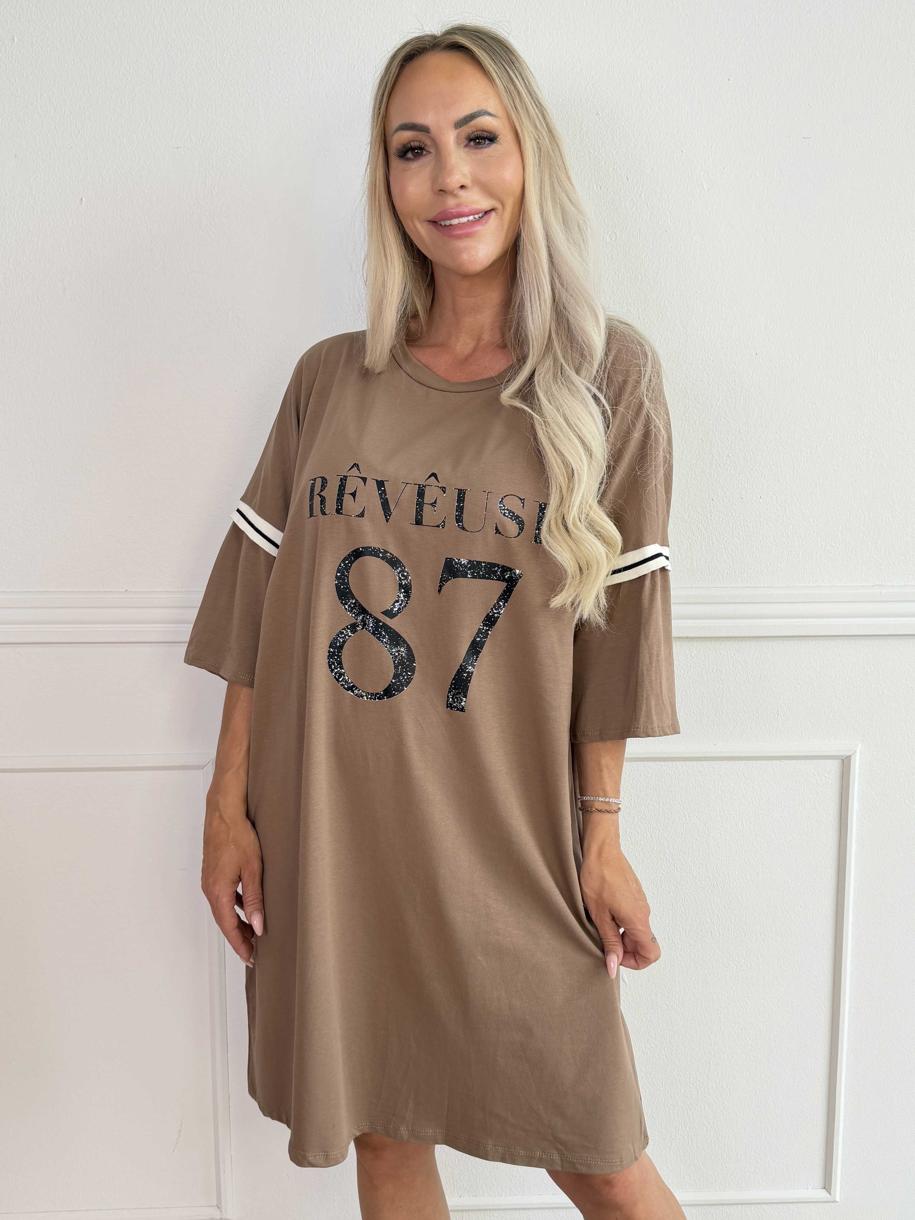 Lana - Plus size t-shirtklänning i mjuk bomull med snyggt 