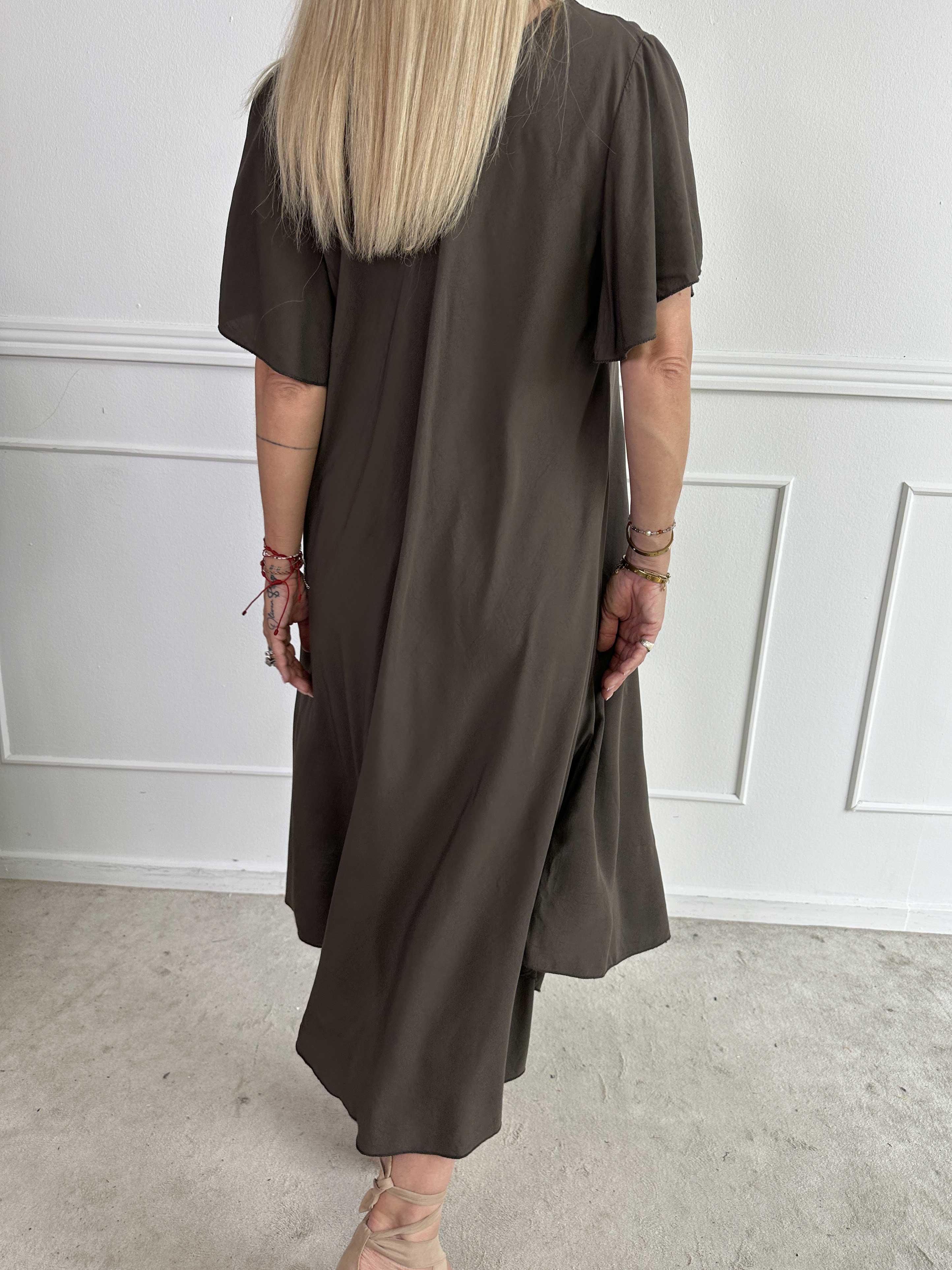 Laneira - Lång klänning i viskos och A-form