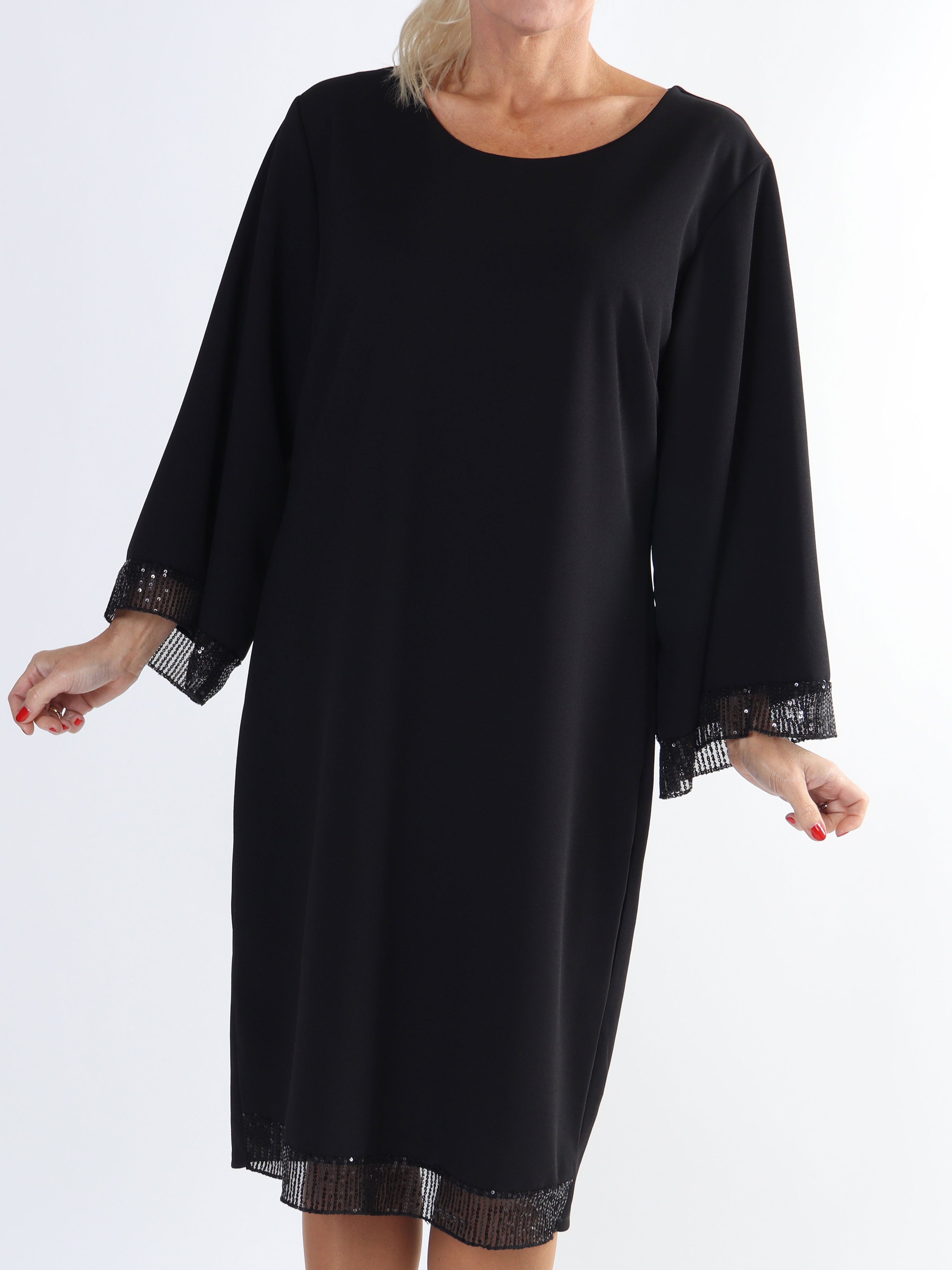 Lanza - Fin klänning i stora storlekar med paljettkanter