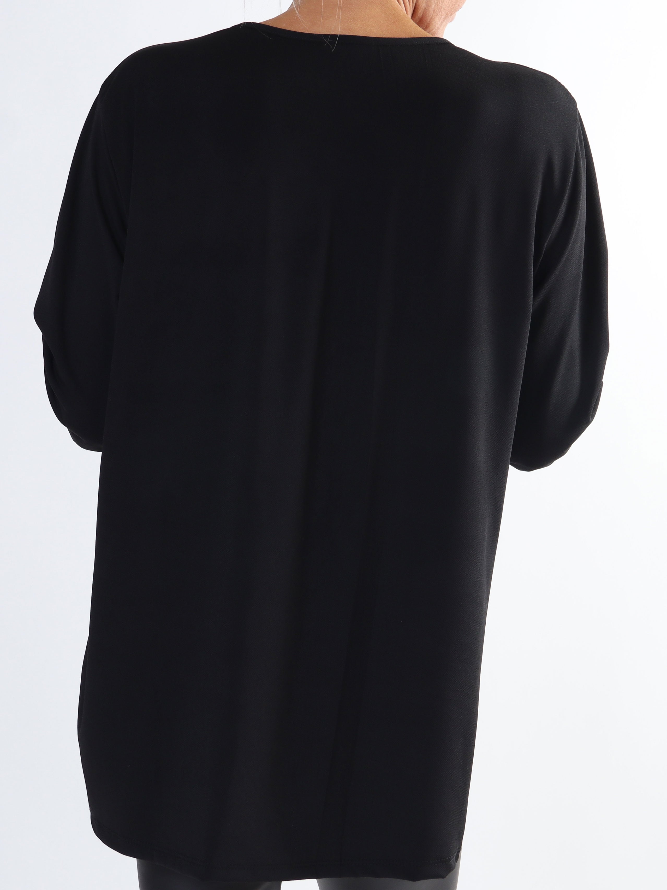 Larna - Svart plus size tunika med v-ringning