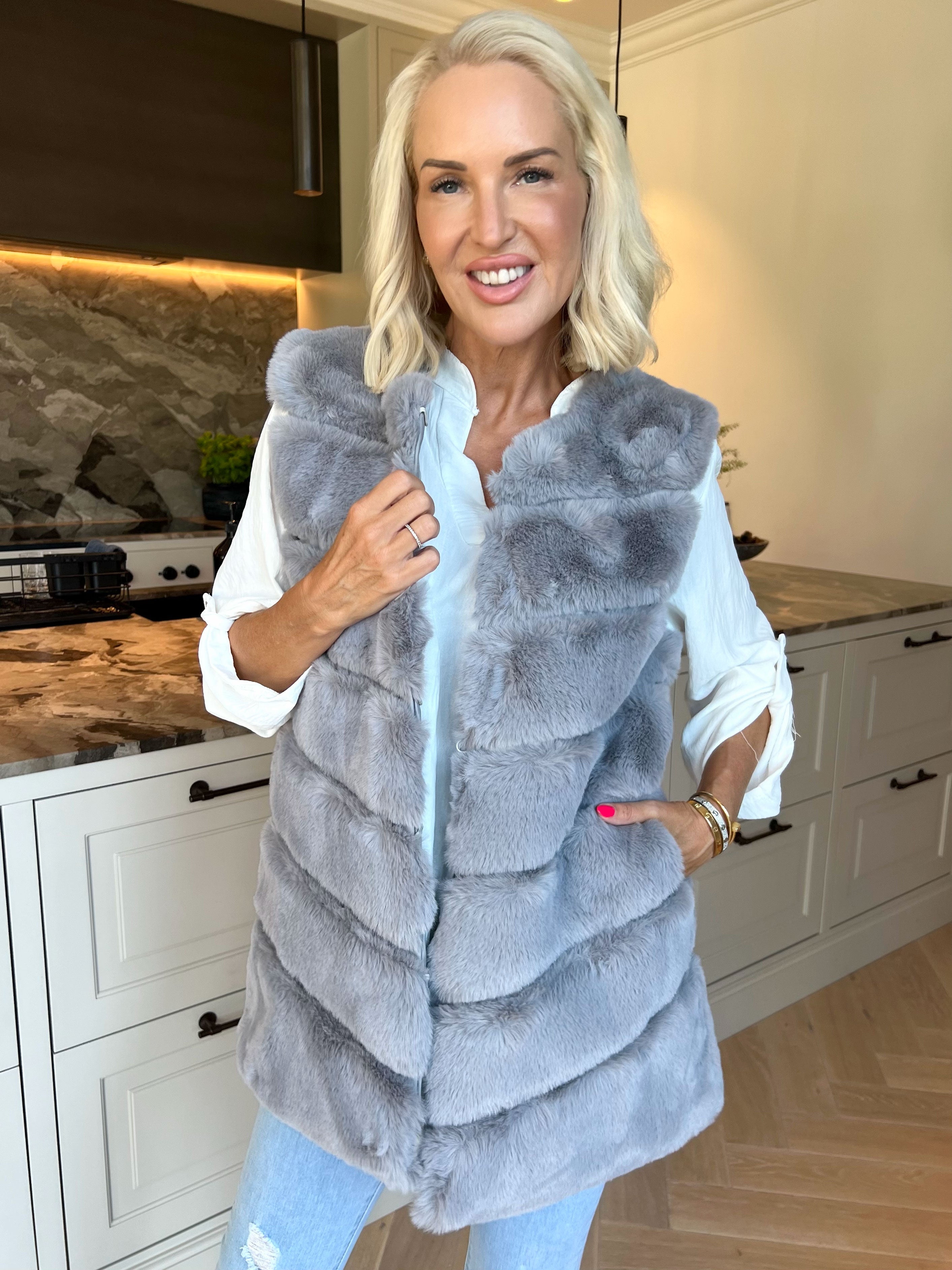 Lavinia - Blød og lækker faux fur-vest med et eksklusivt og elegant udtryk
