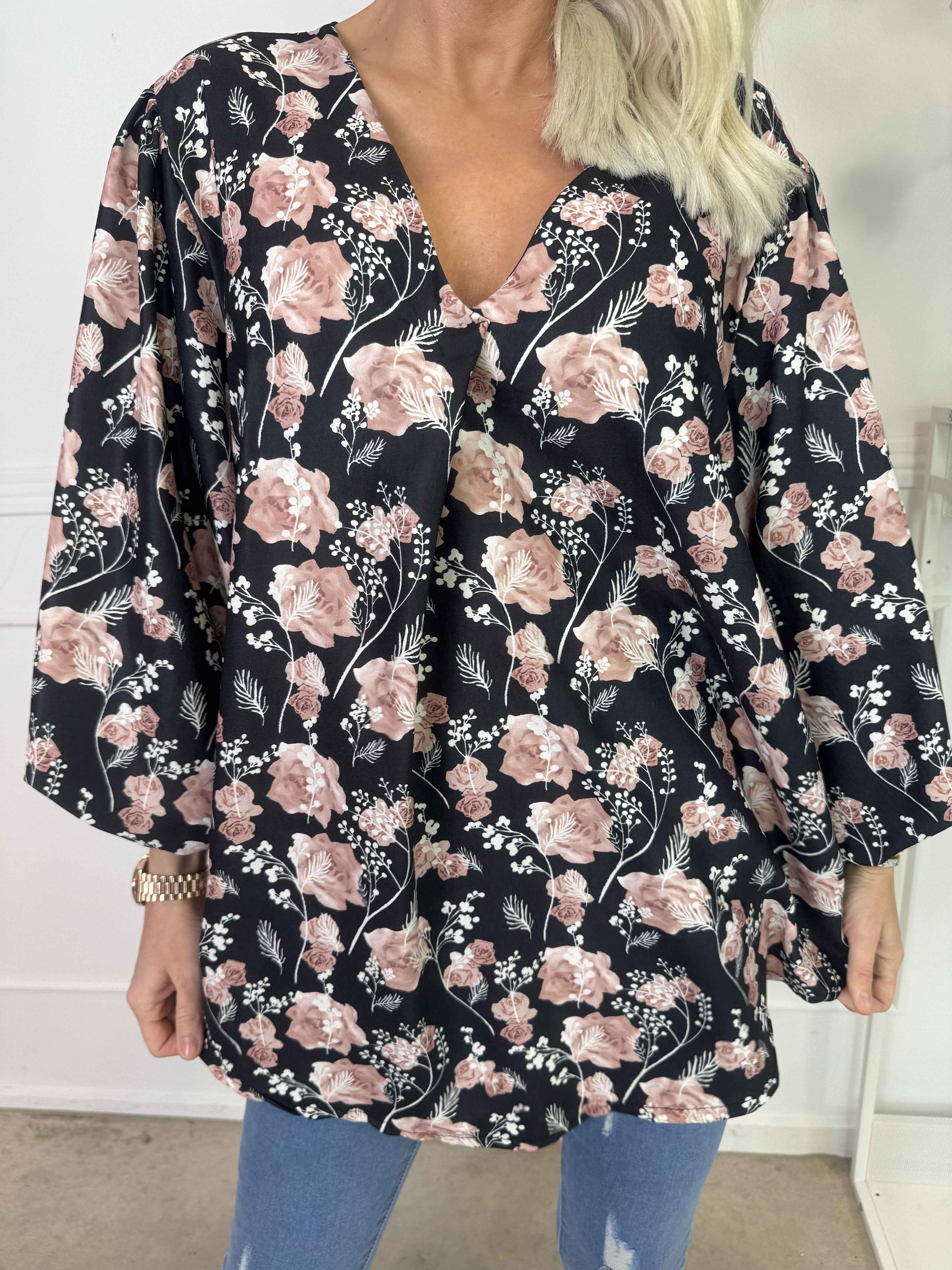 Lenora - Blommig tunika med puffärmar och v-ringning