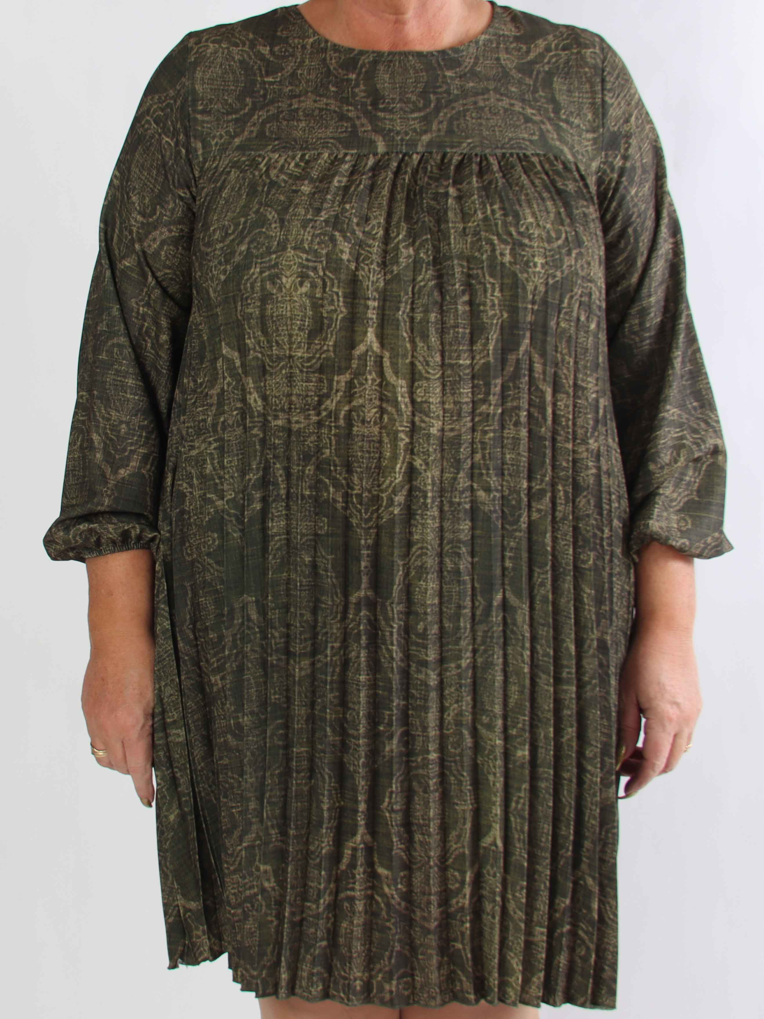 Nancy Royal Short L/S - Plus size kjole med plisseringer og lommer