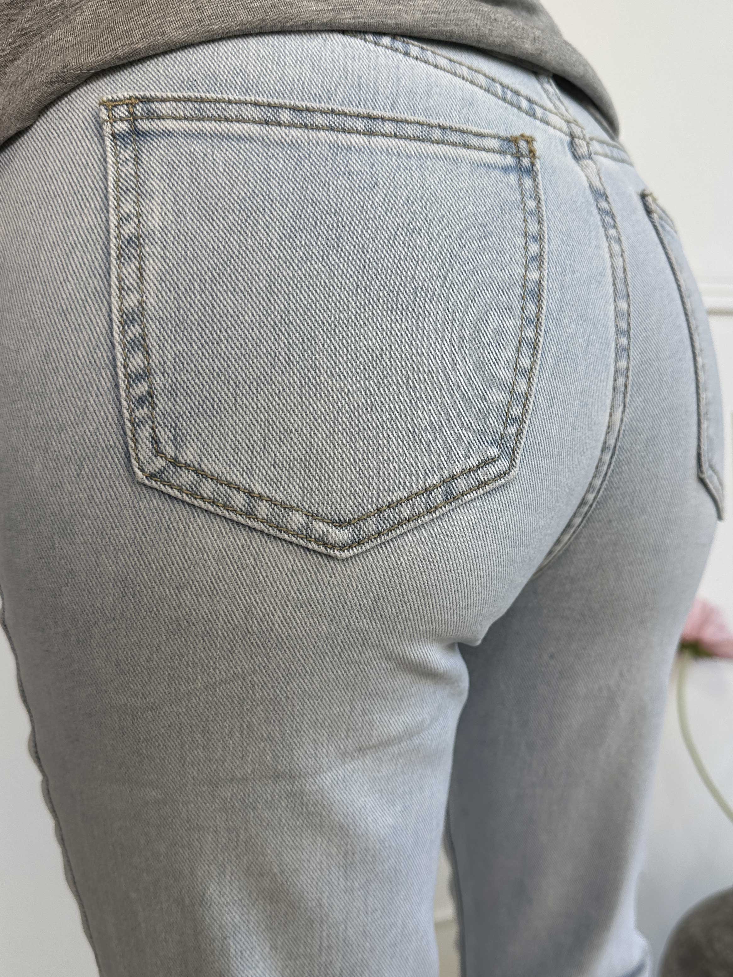 Lettie - Högmidjade mom jeans