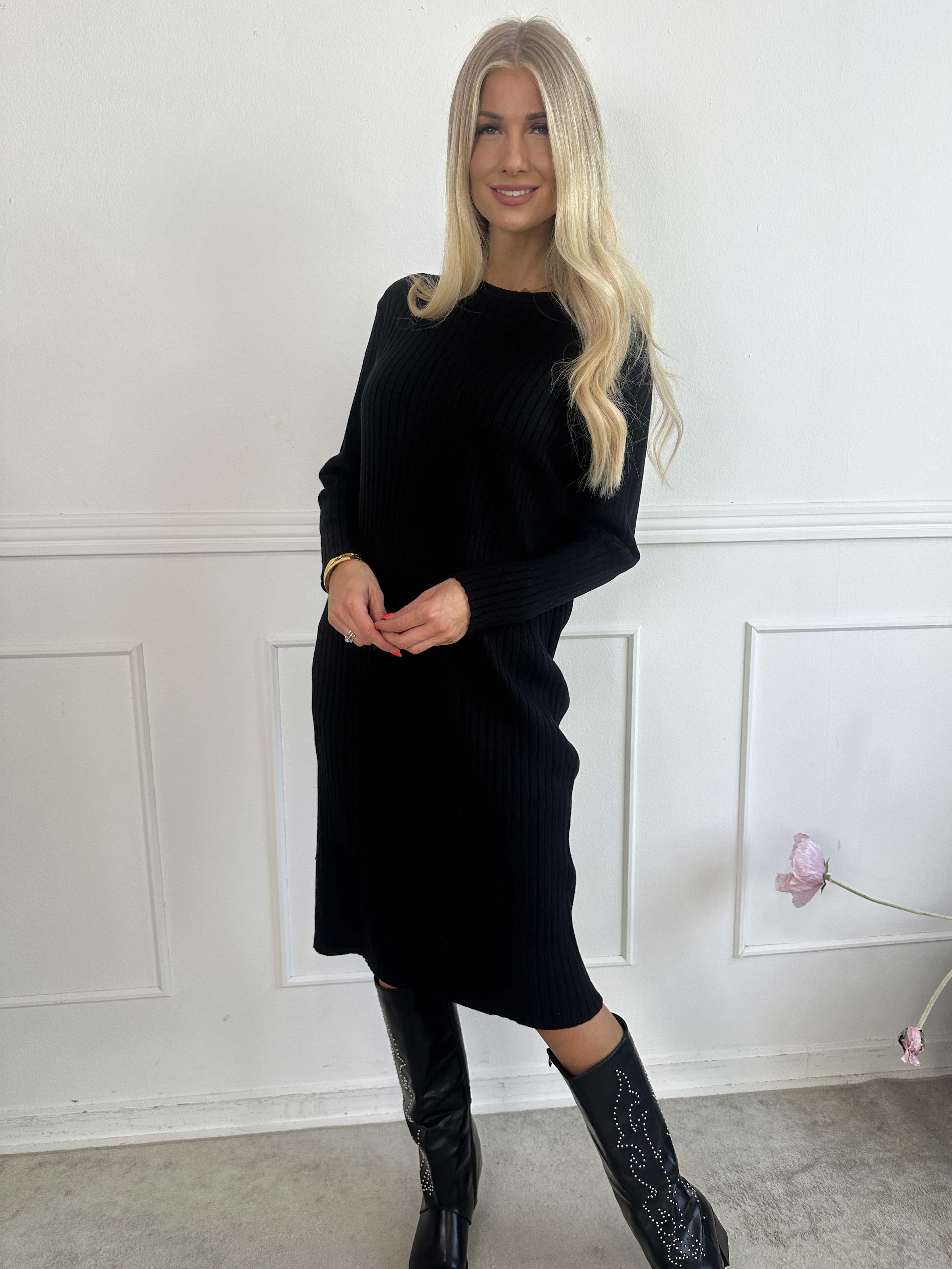 Livunn - Mjuk elastisk ribbad klänning