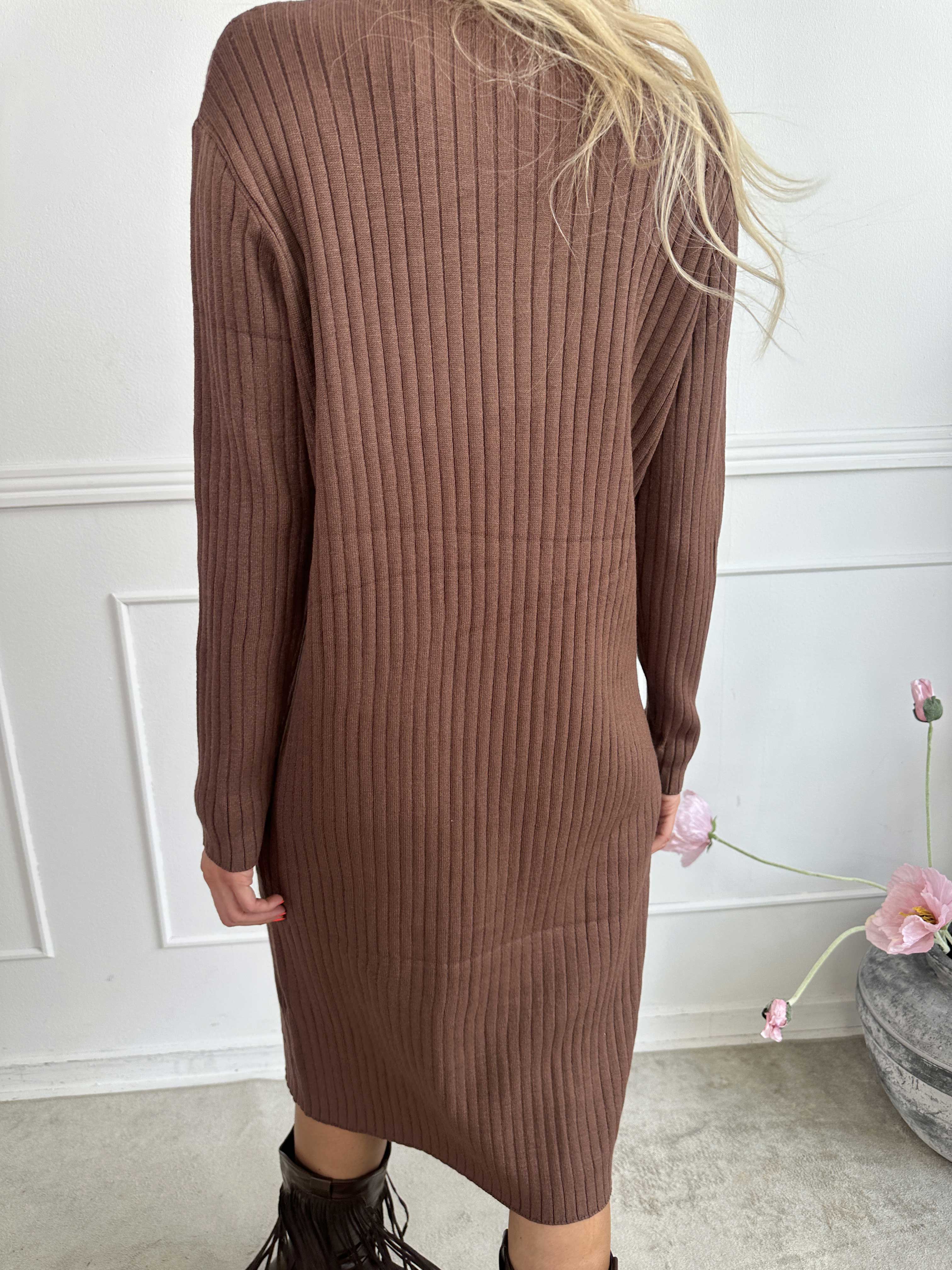 Livunn - Mjuk elastisk ribbad klänning