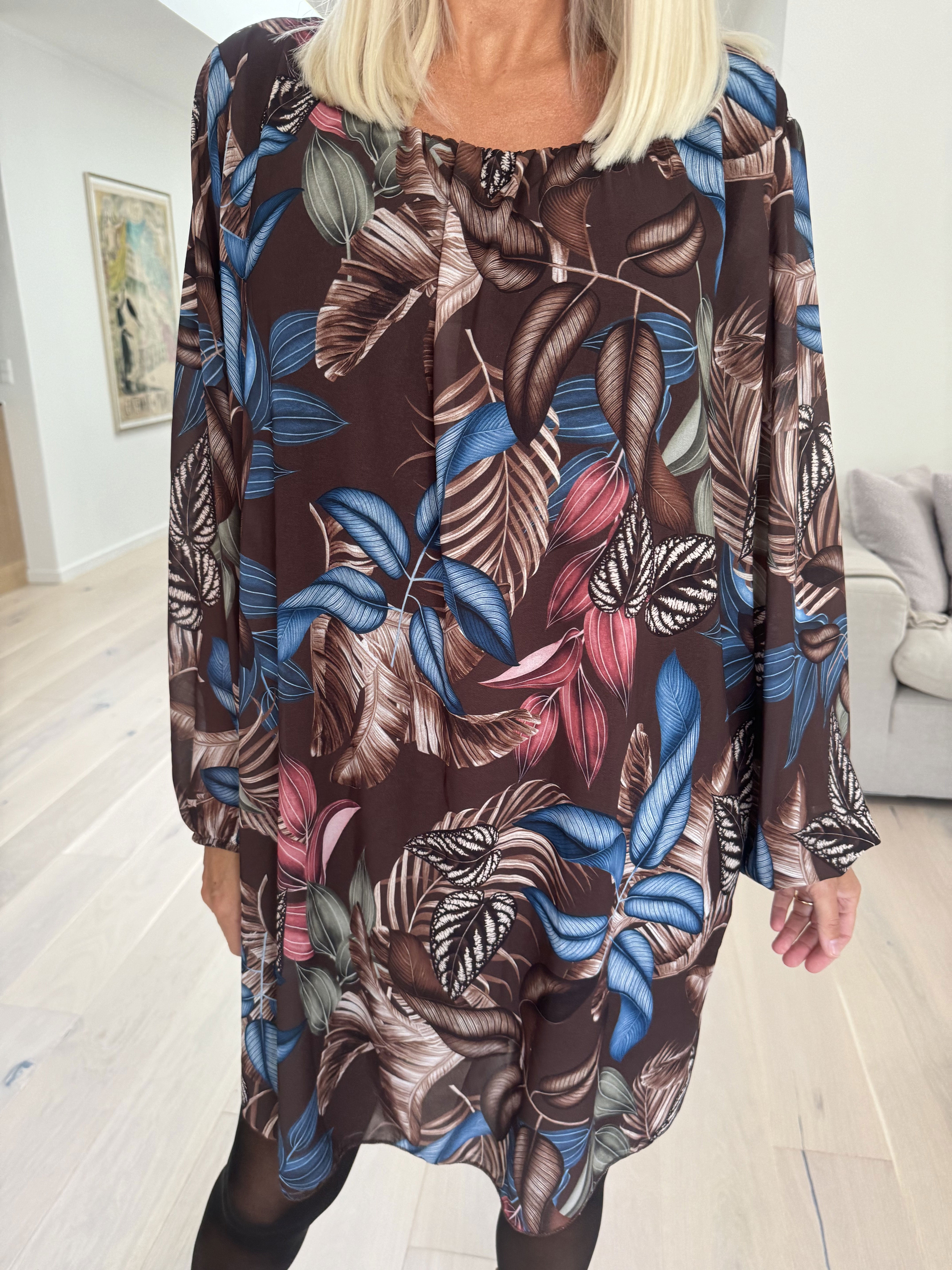 Lola - Söt tunikaklänning med bladmönster